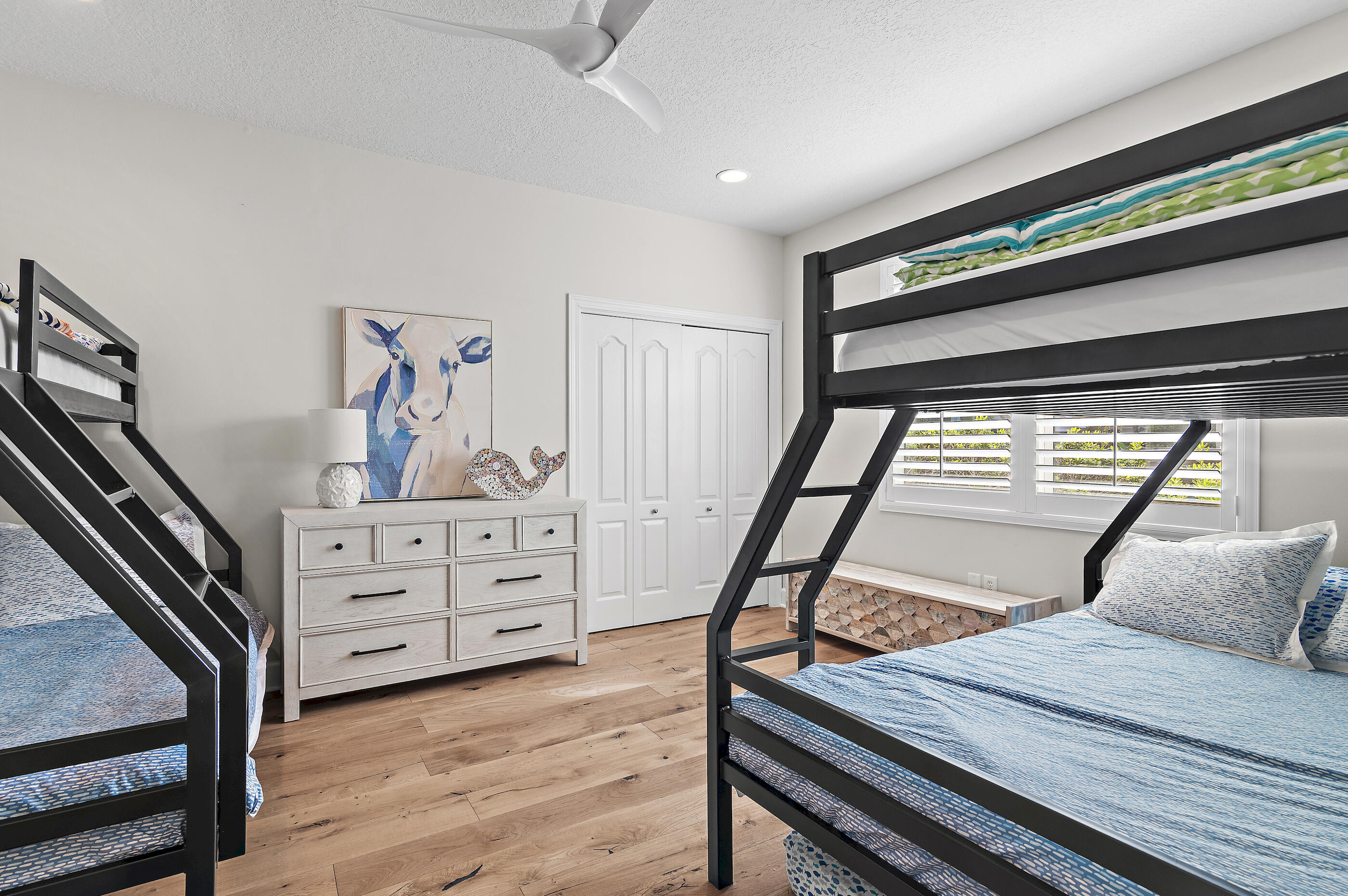 BAYTOWNE AVE EAST - Residential