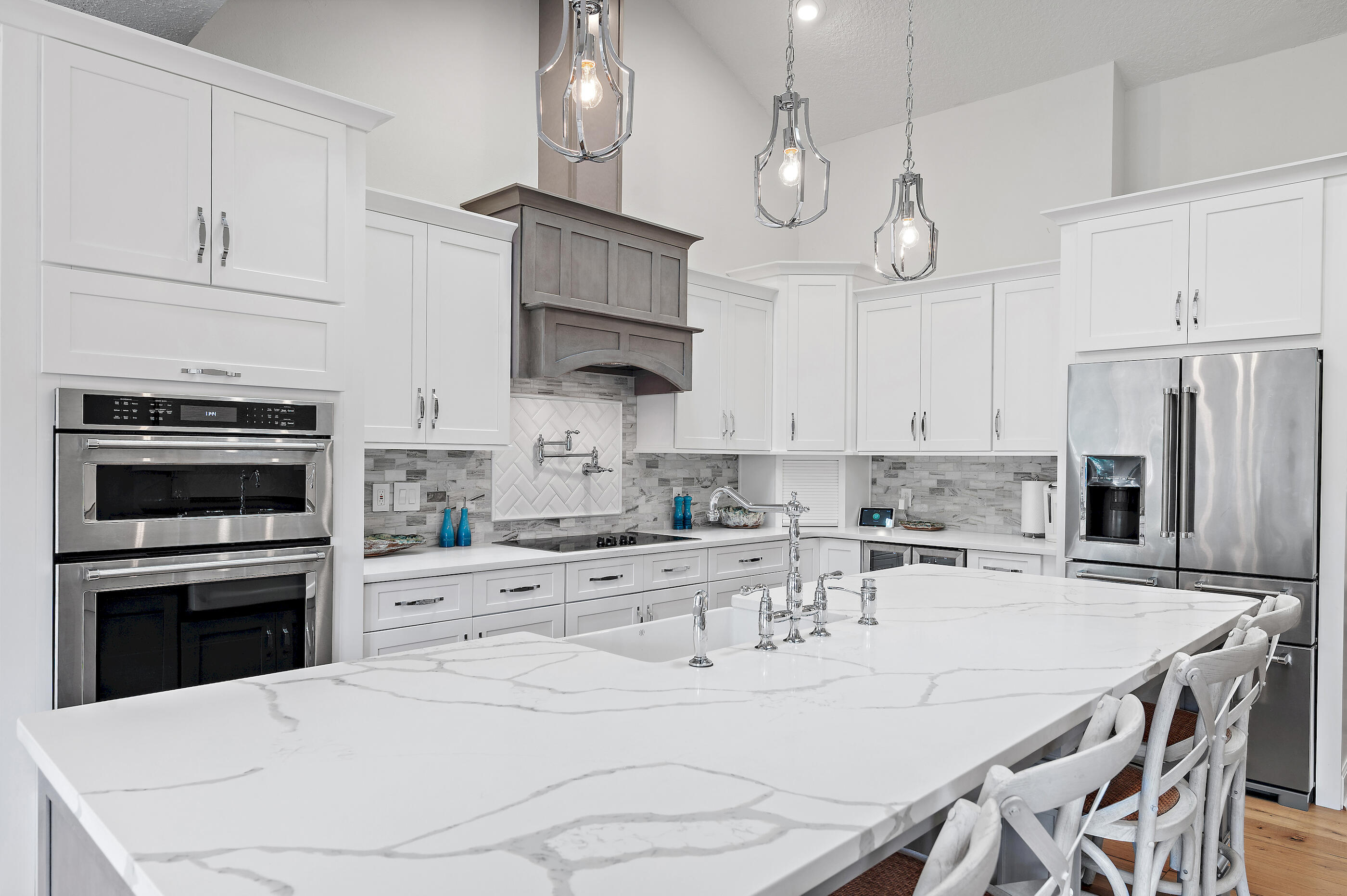 BAYTOWNE AVE EAST - Residential