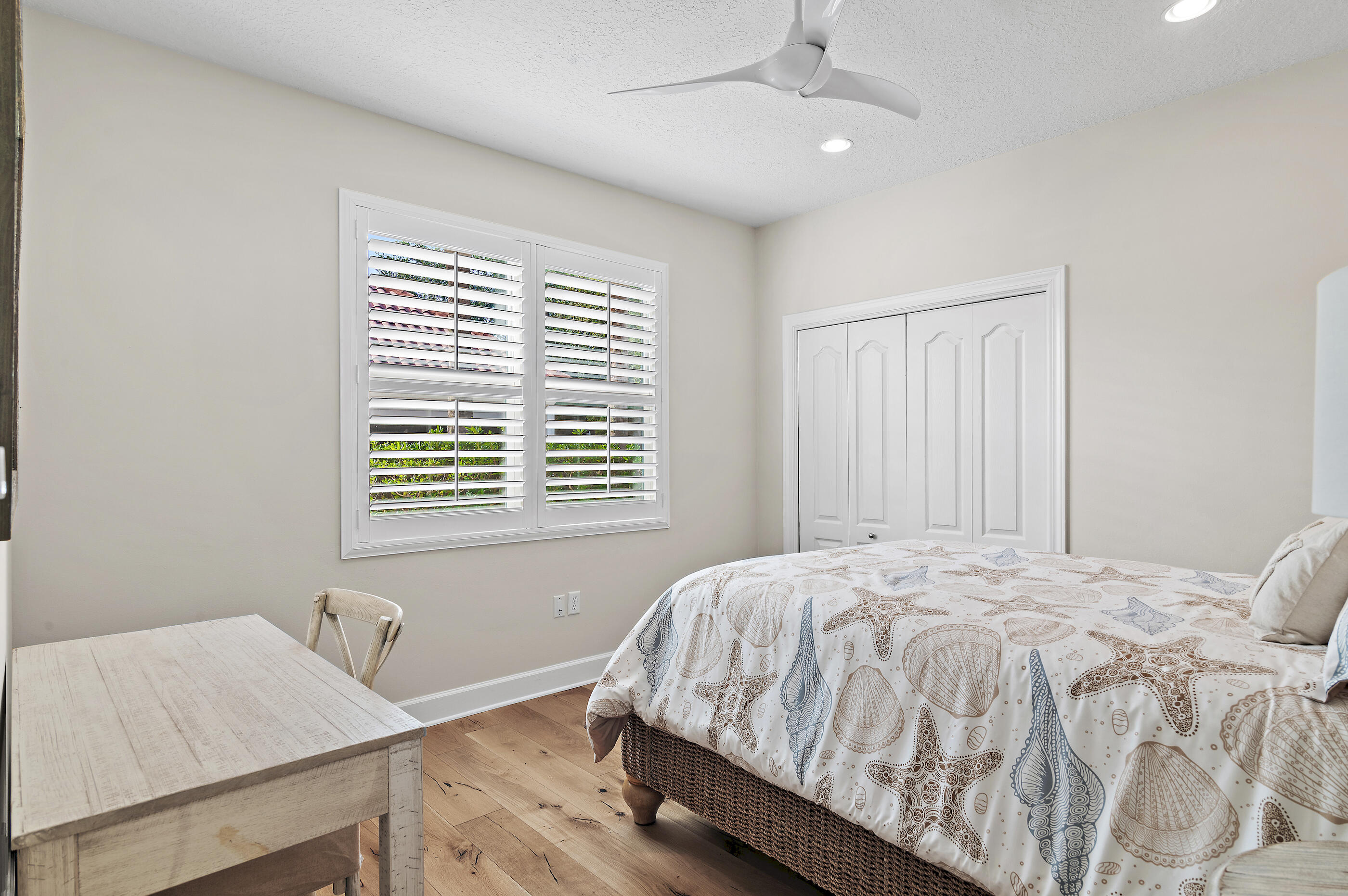 BAYTOWNE AVE EAST - Residential