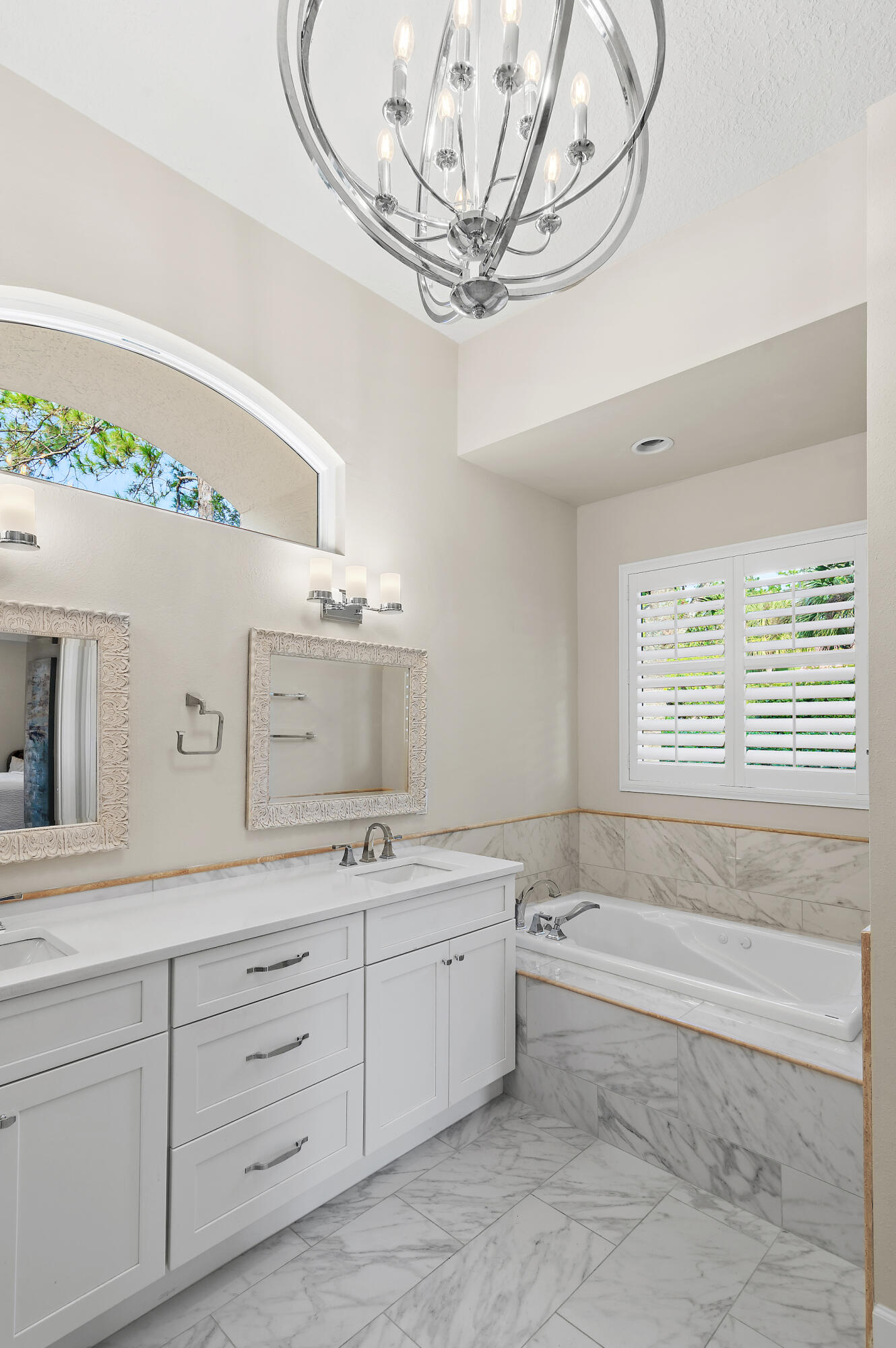 BAYTOWNE AVE EAST - Residential