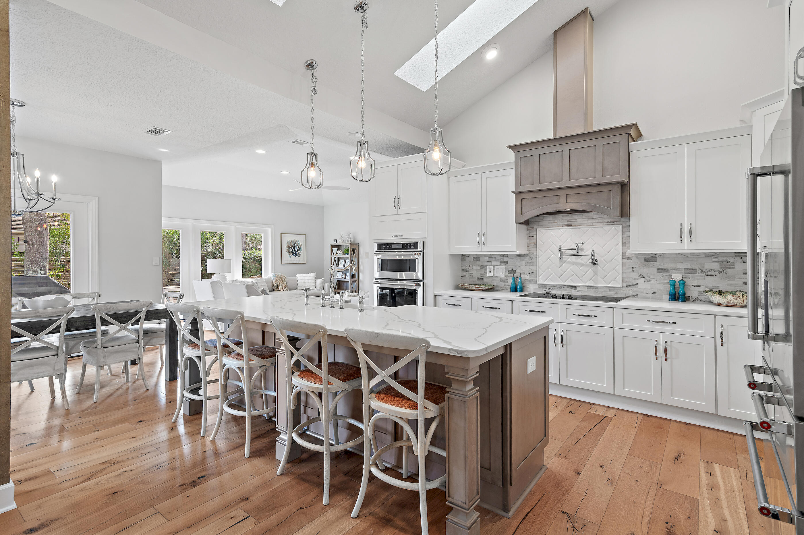 BAYTOWNE AVE EAST - Residential