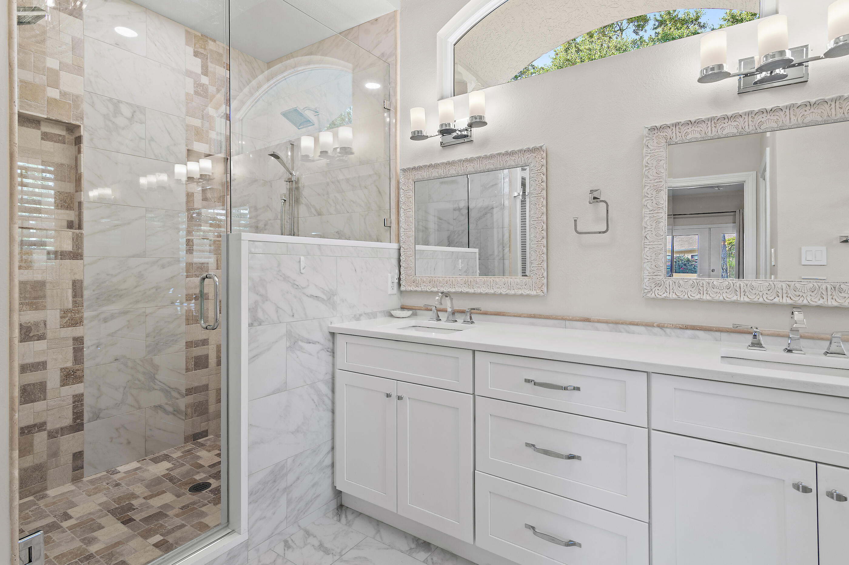 BAYTOWNE AVE EAST - Residential