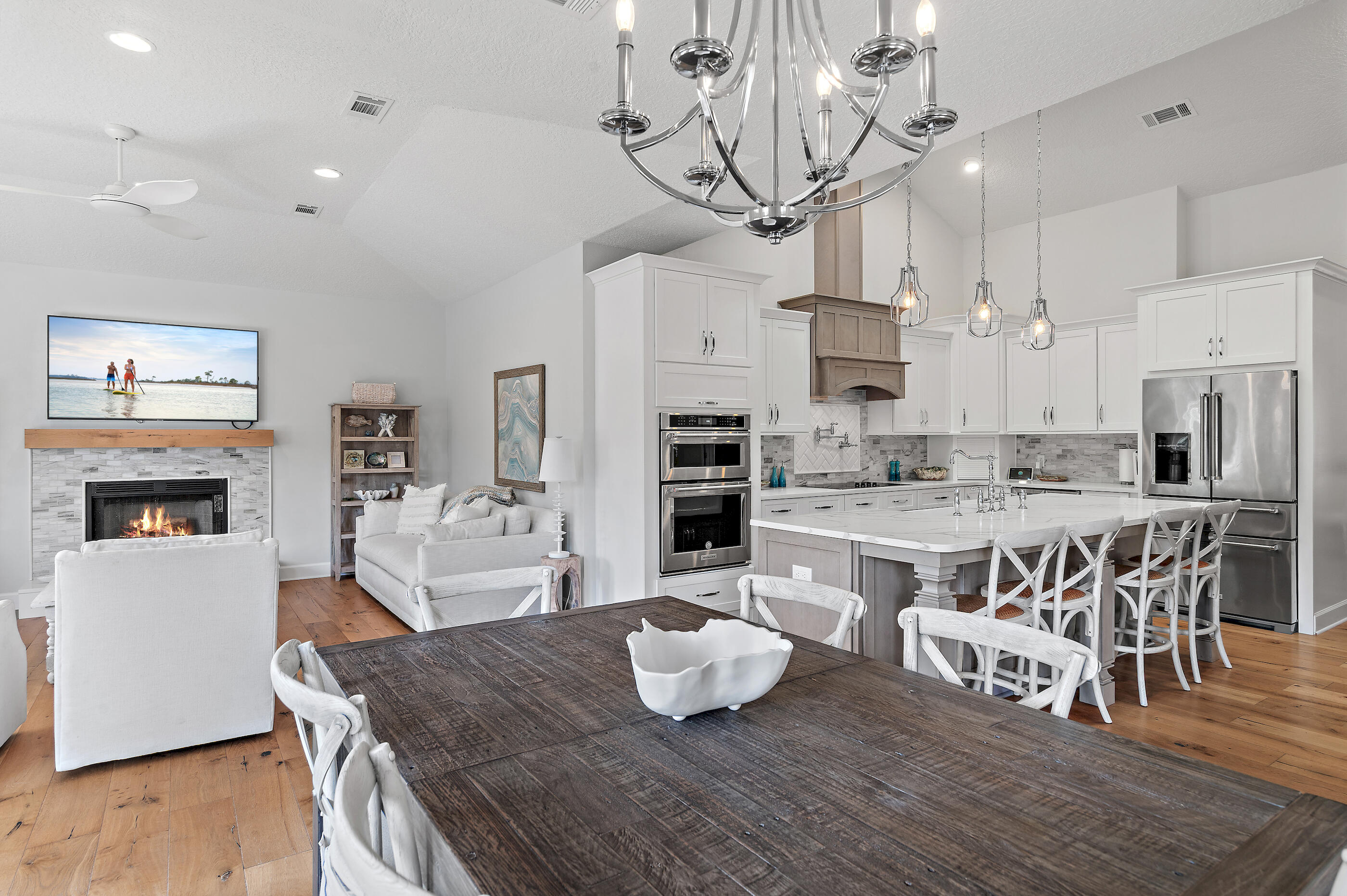 BAYTOWNE AVE EAST - Residential