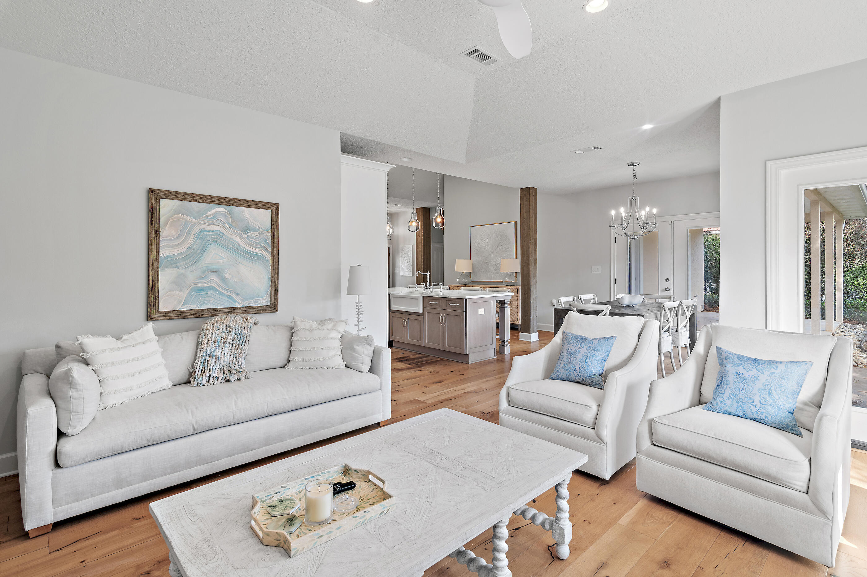 BAYTOWNE AVE EAST - Residential