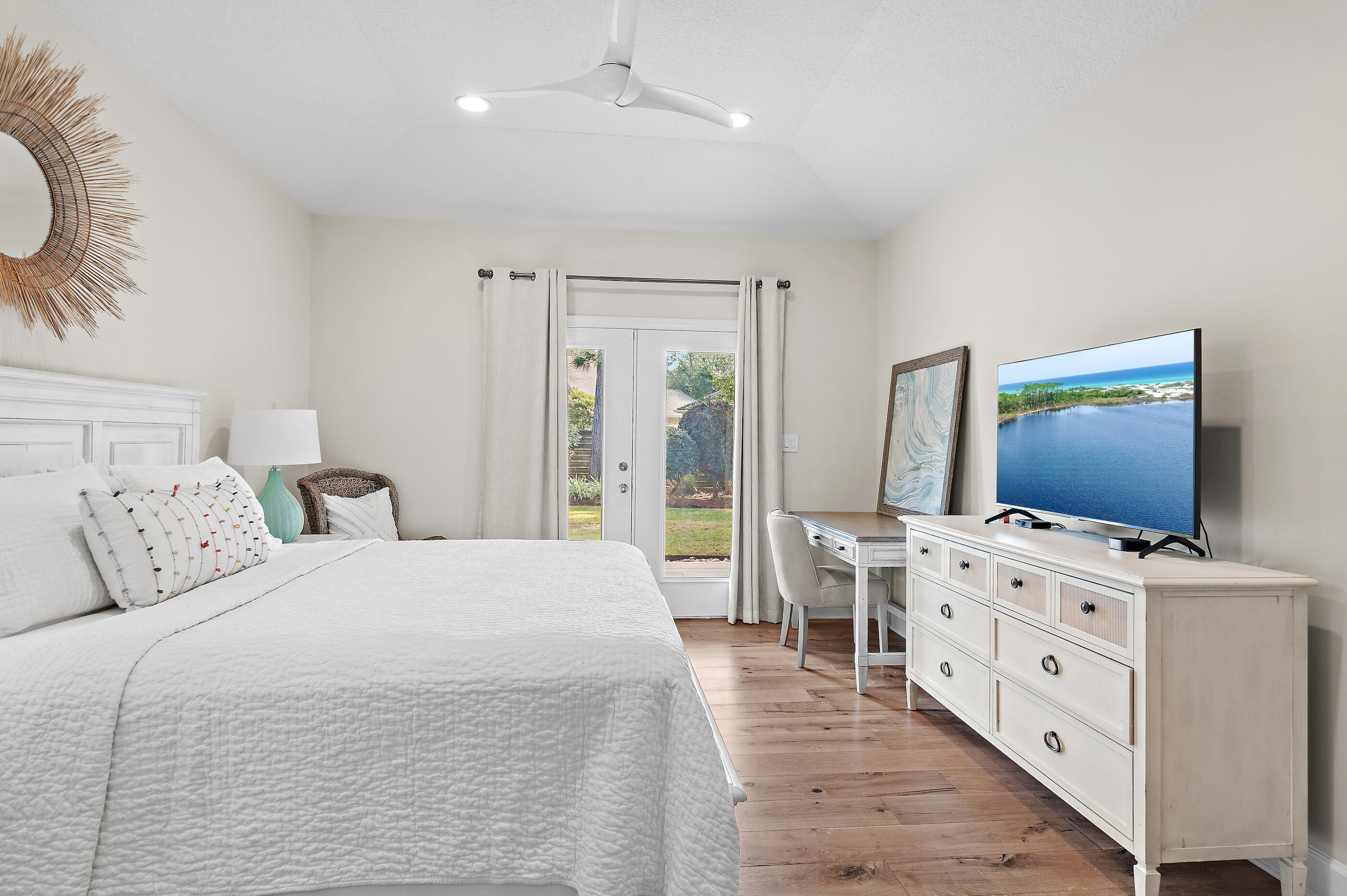 BAYTOWNE AVE EAST - Residential