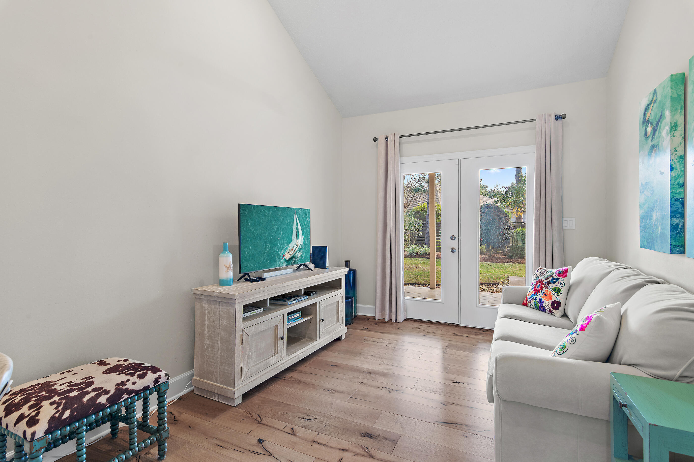 BAYTOWNE AVE EAST - Residential