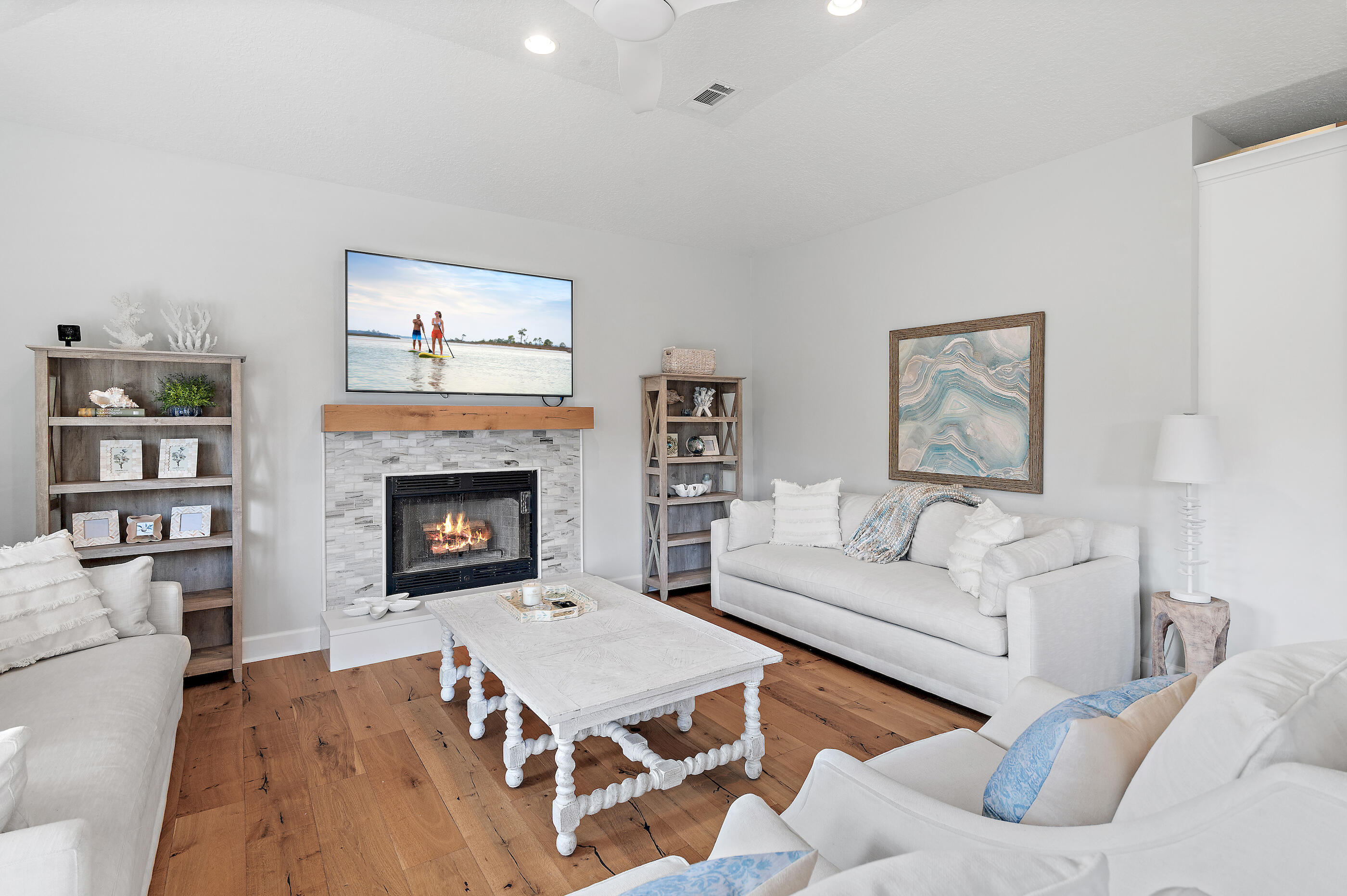 BAYTOWNE AVE EAST - Residential