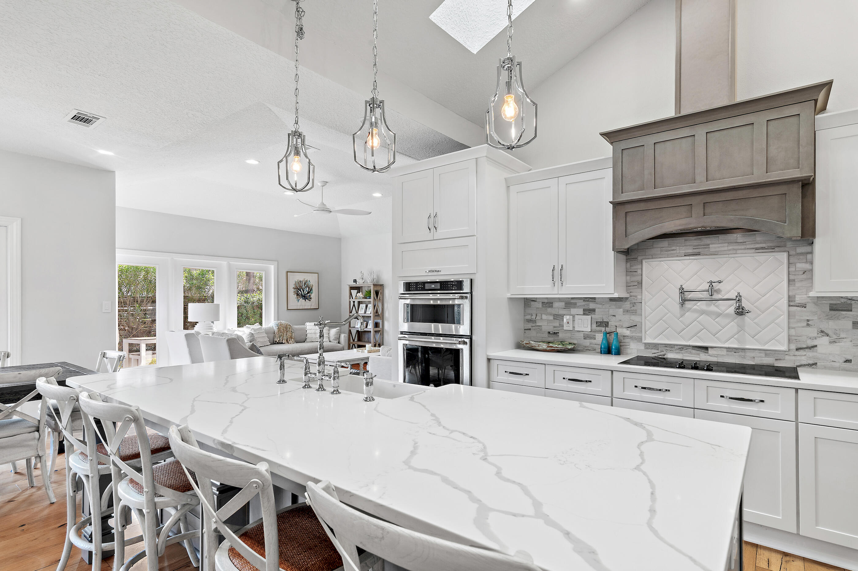 BAYTOWNE AVE EAST - Residential