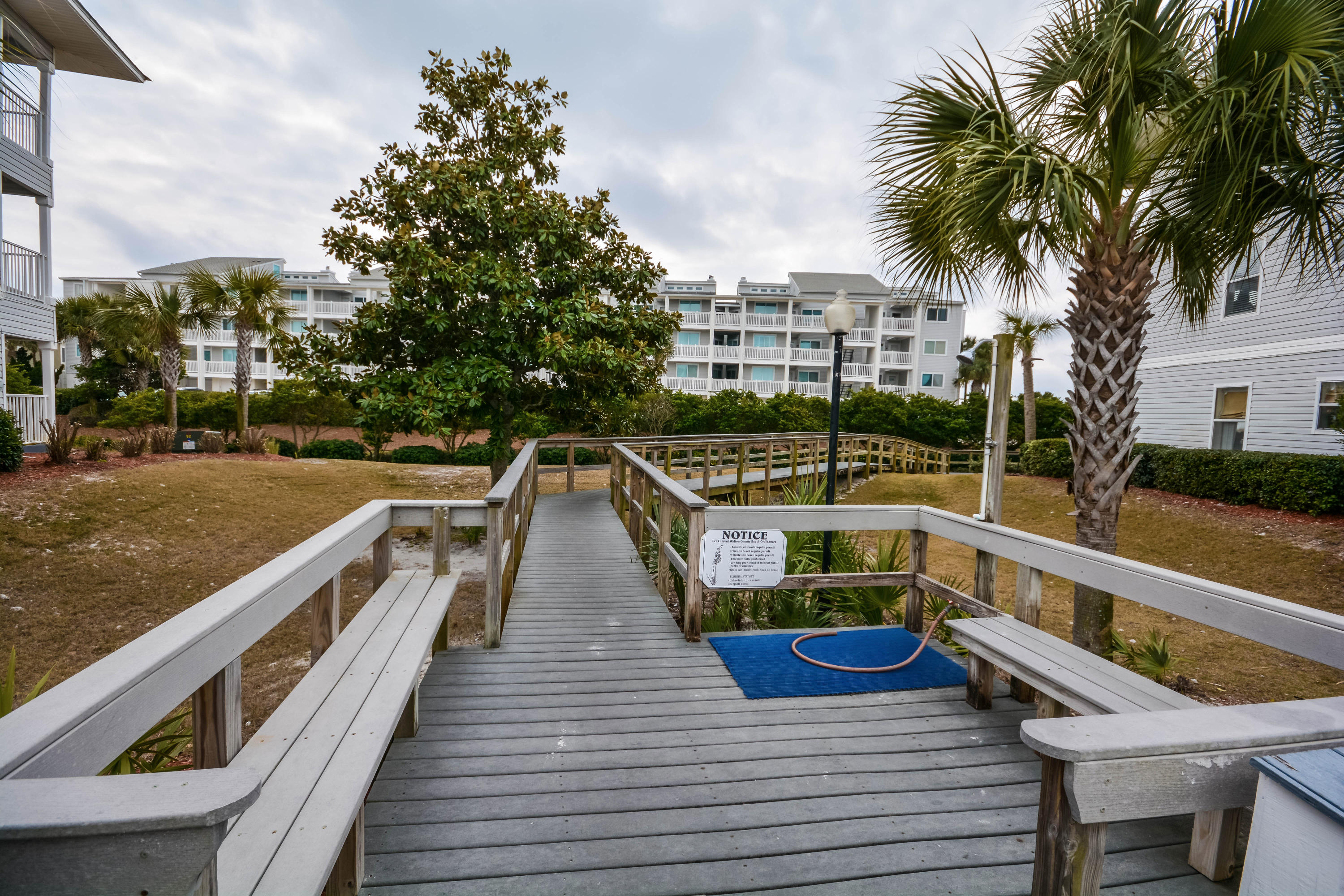 BEACHSIDE VILLAS CONDO PH 1 - Residential