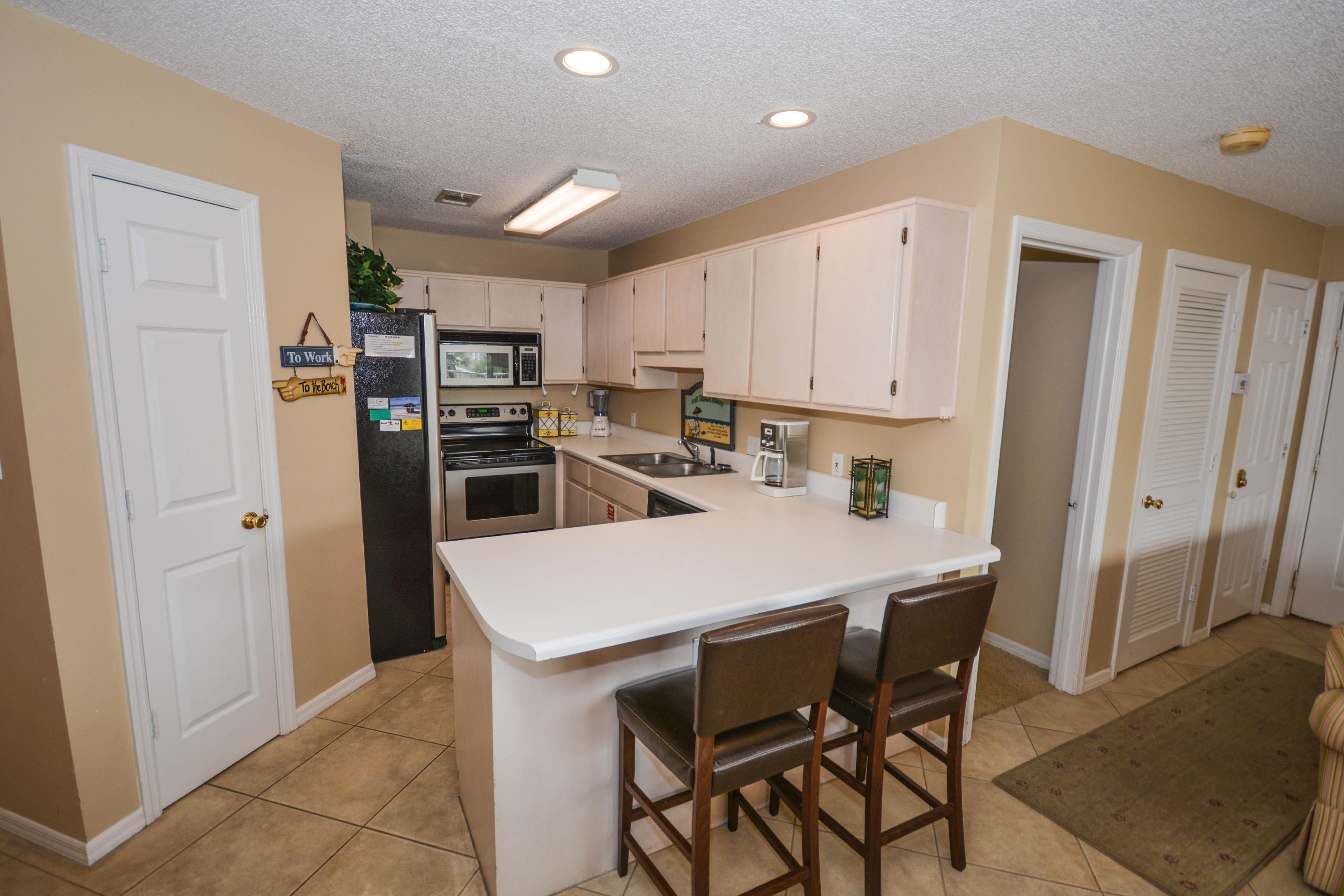 BEACHSIDE VILLAS CONDO PH 1 - Residential