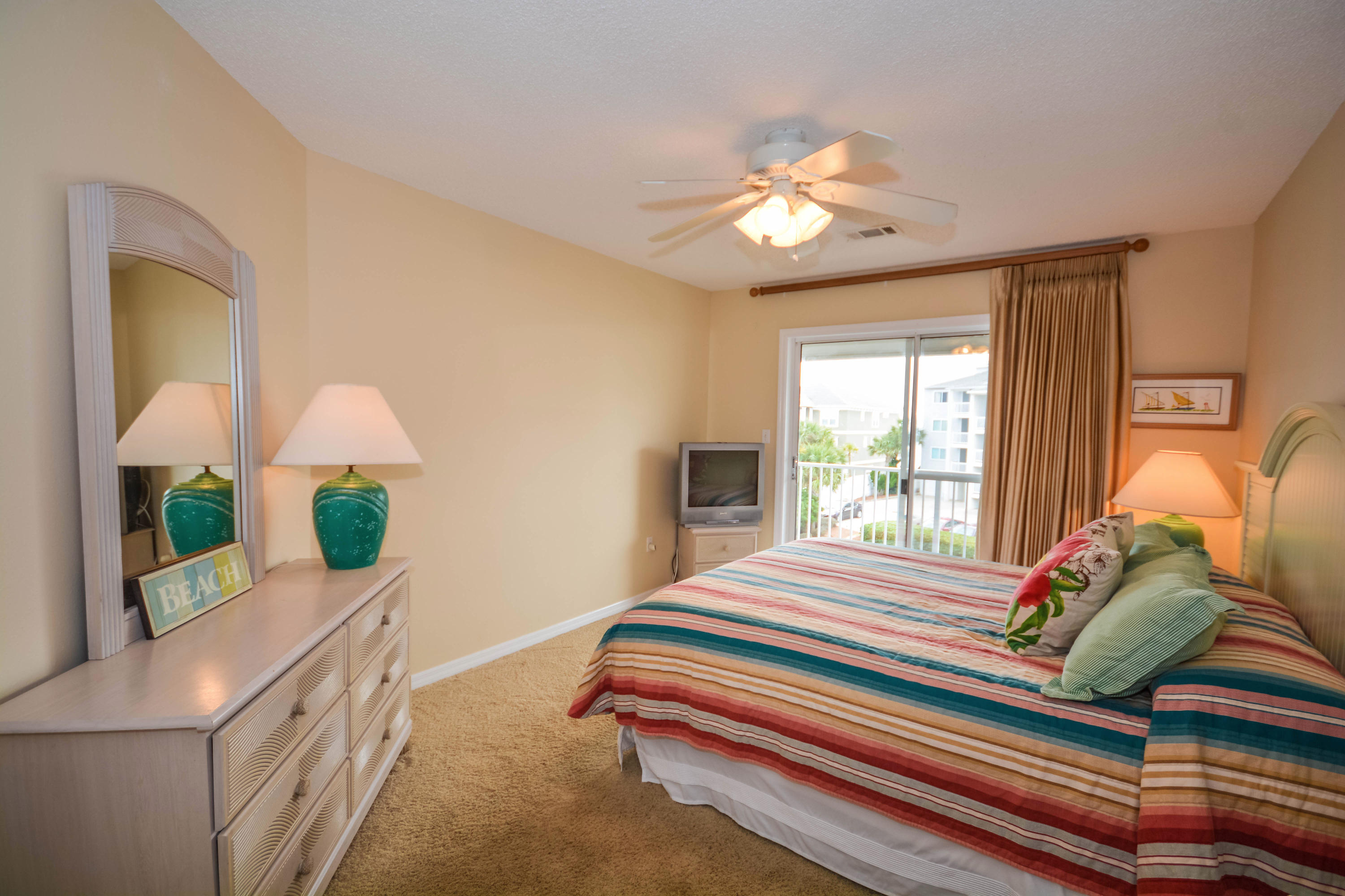 BEACHSIDE VILLAS CONDO PH 1 - Residential