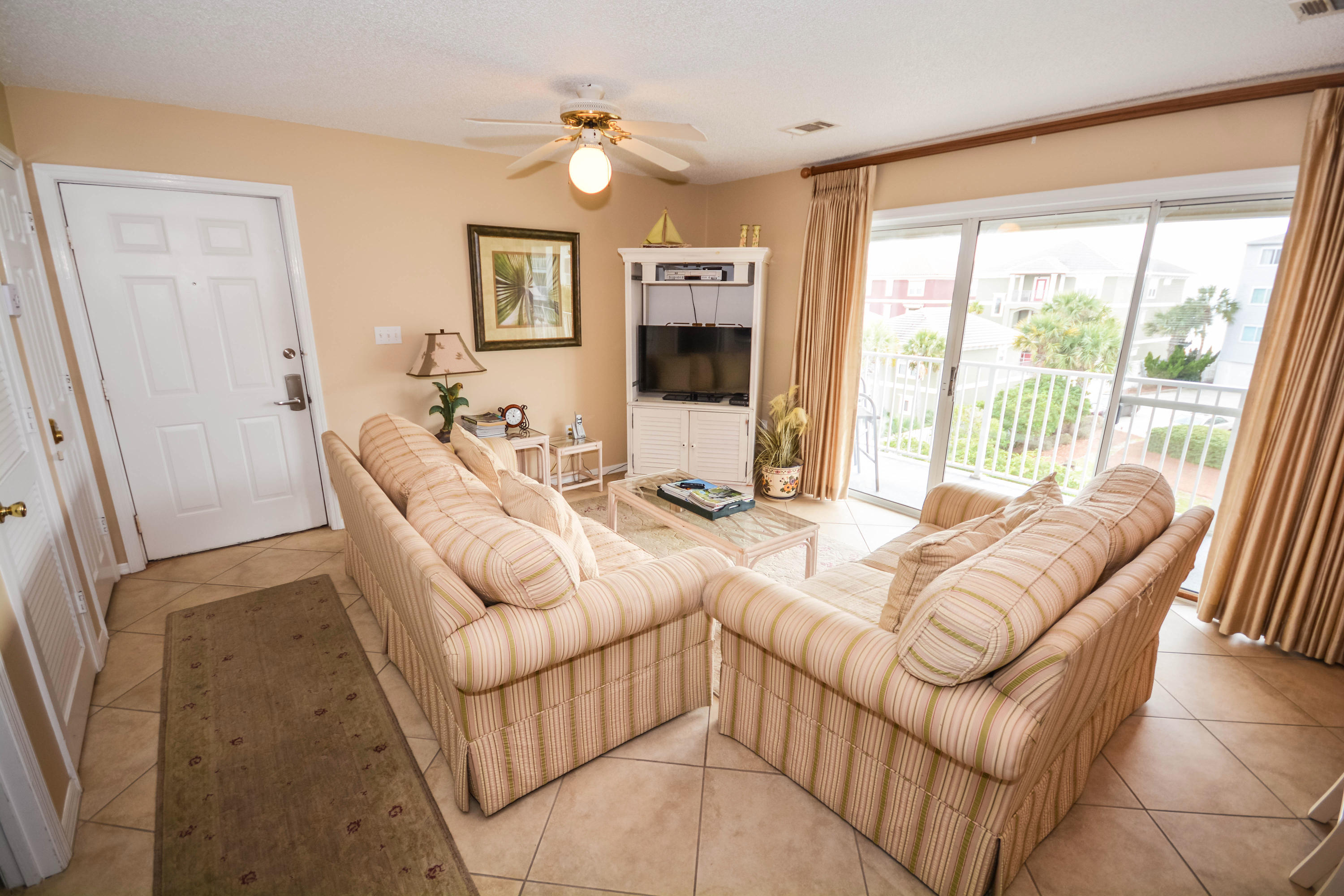 BEACHSIDE VILLAS CONDO PH 1 - Residential