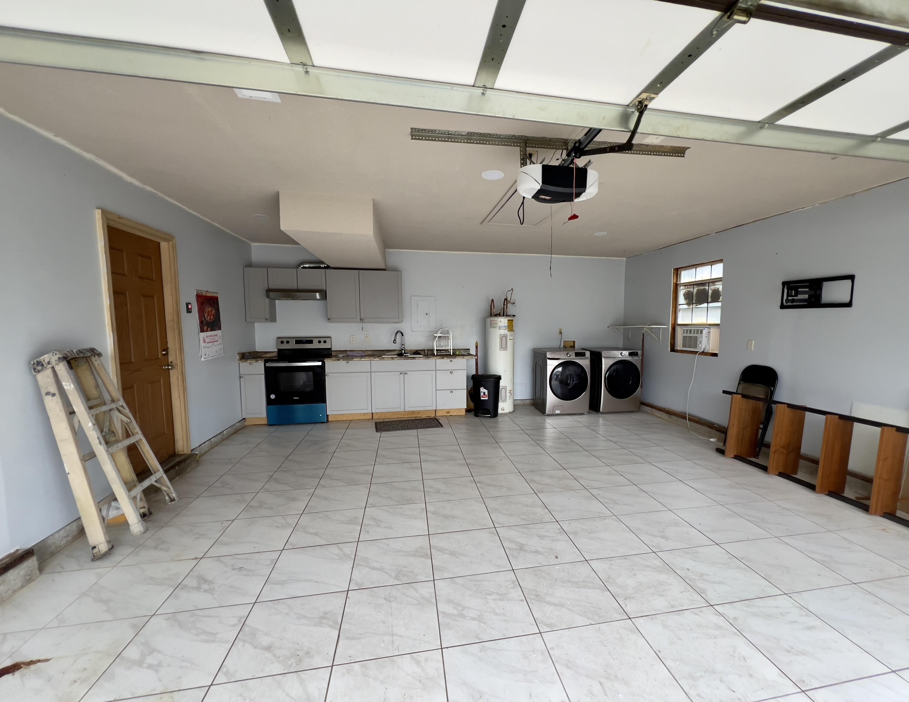 WOODLAND PARK ESTATES - Residential Lease