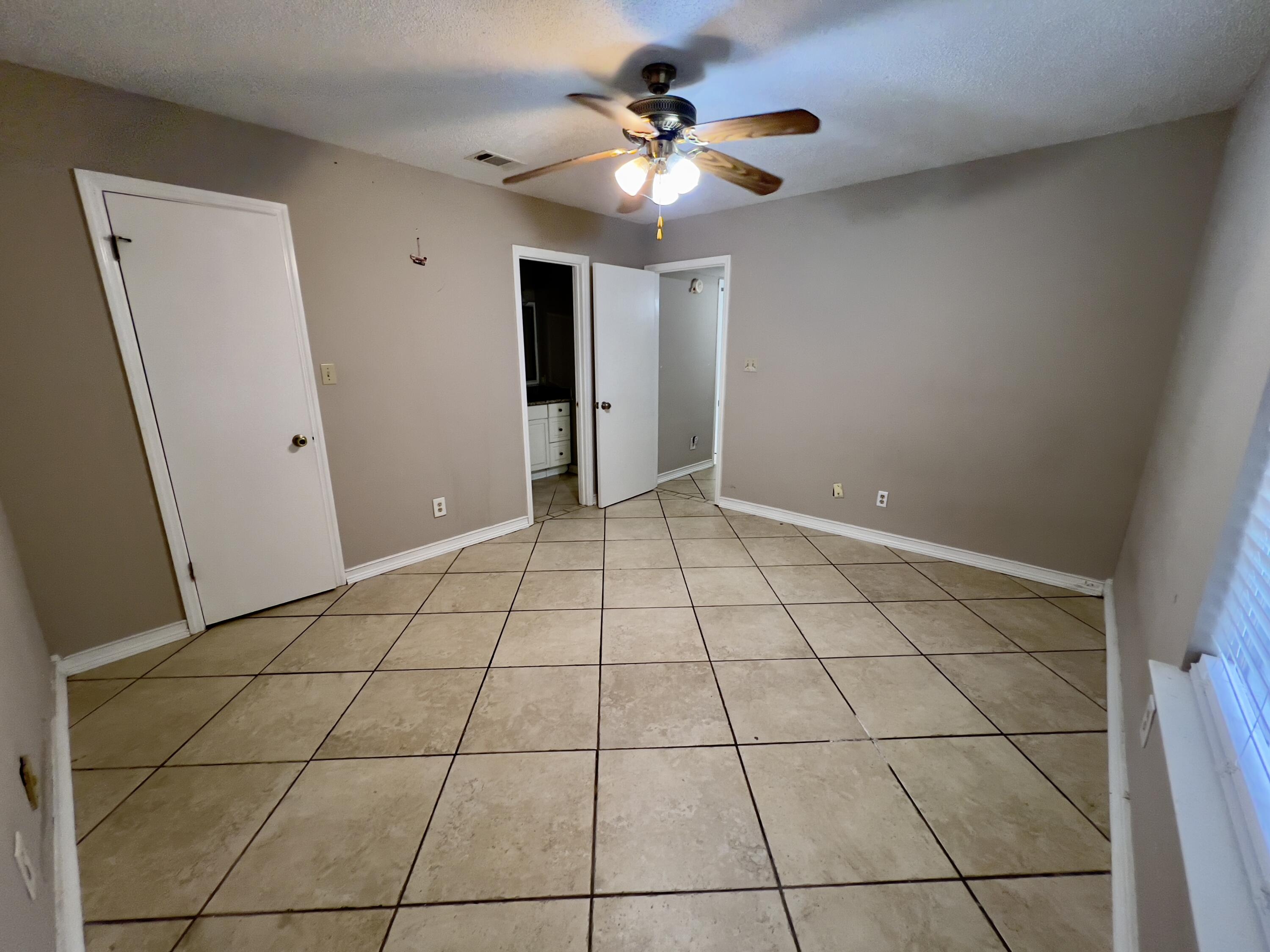 WOODLAND PARK ESTATES - Residential Lease