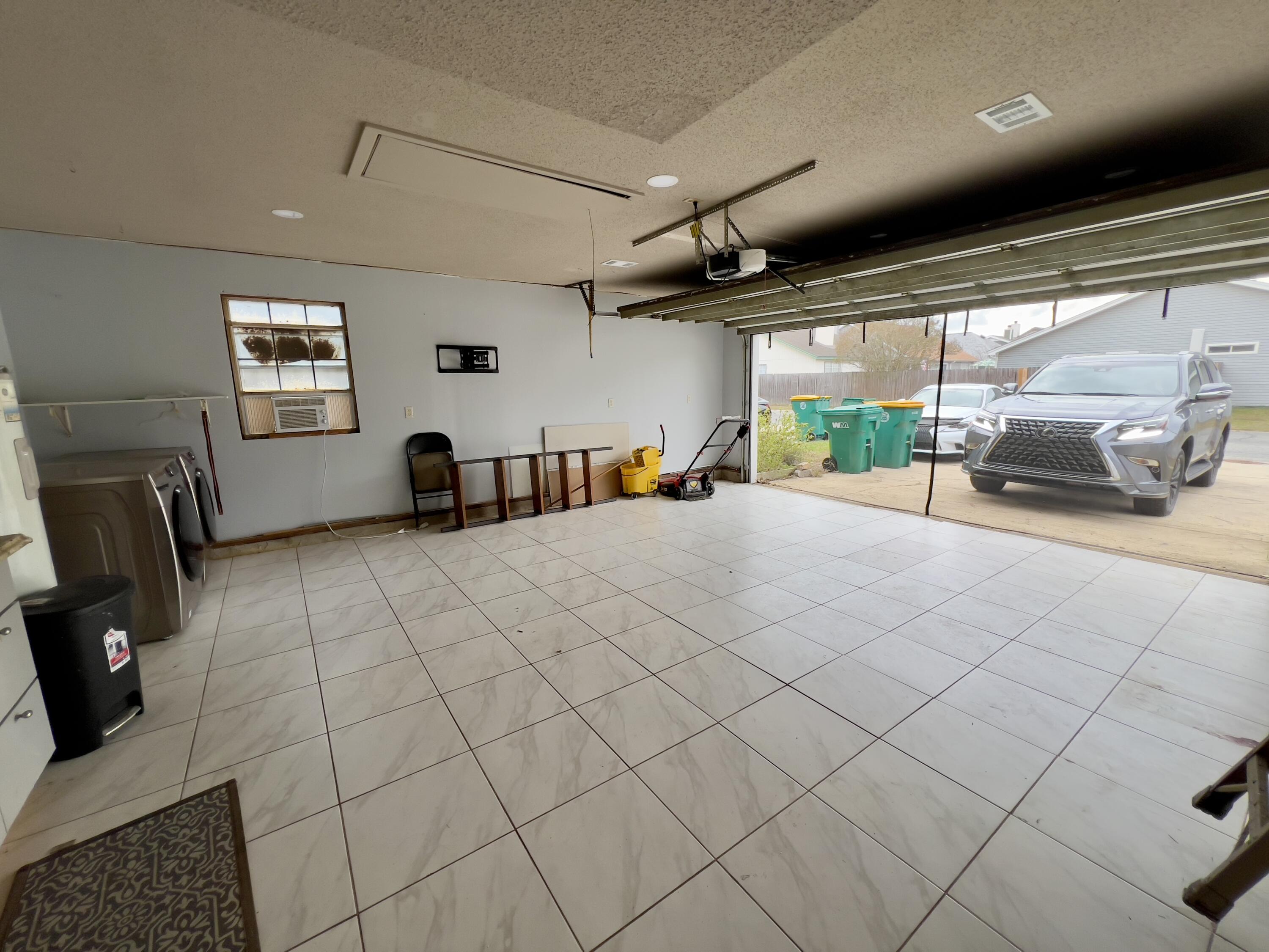 WOODLAND PARK ESTATES - Residential Lease