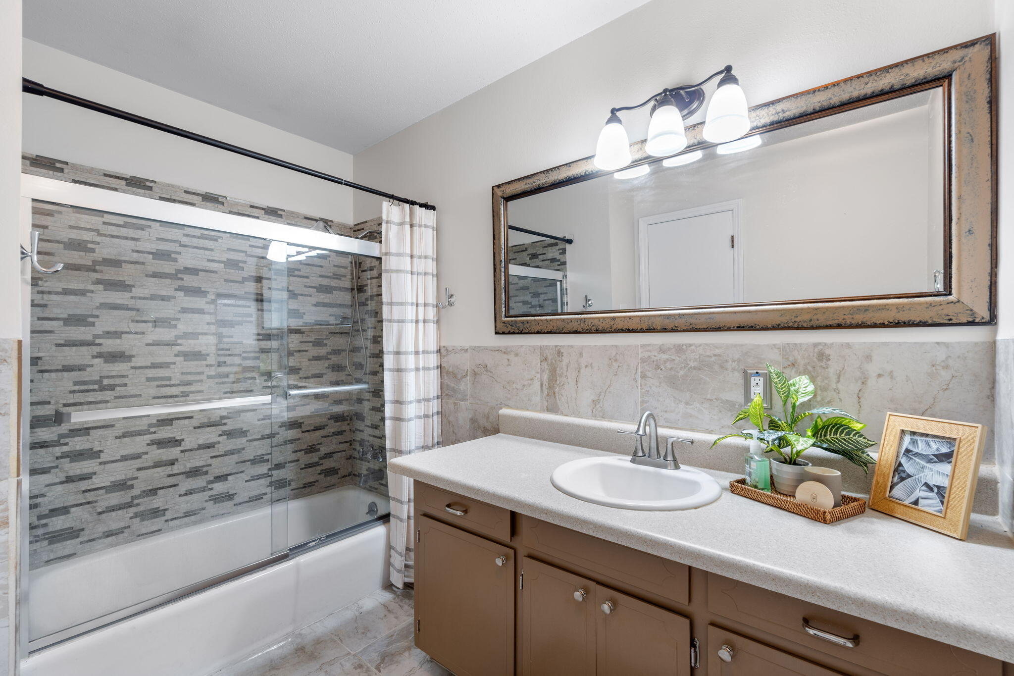 BAYOU POQUITO - Residential