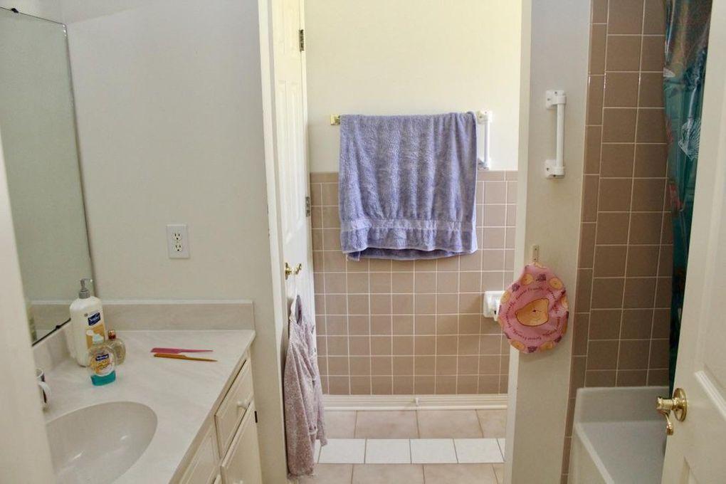 PINE SHORES - Residential