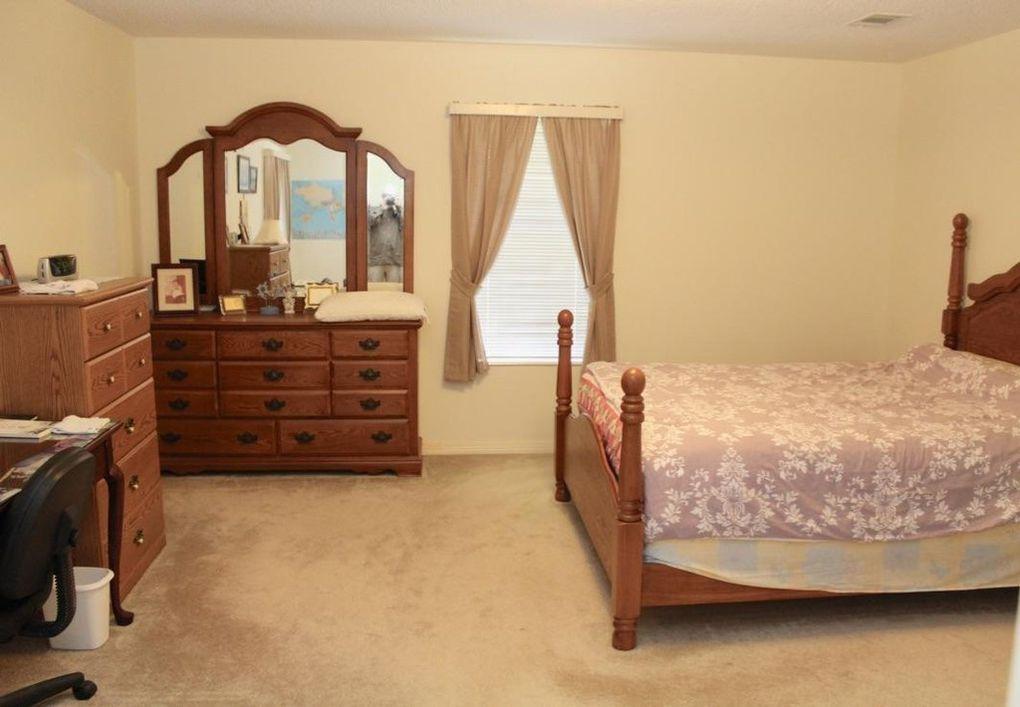 PINE SHORES - Residential