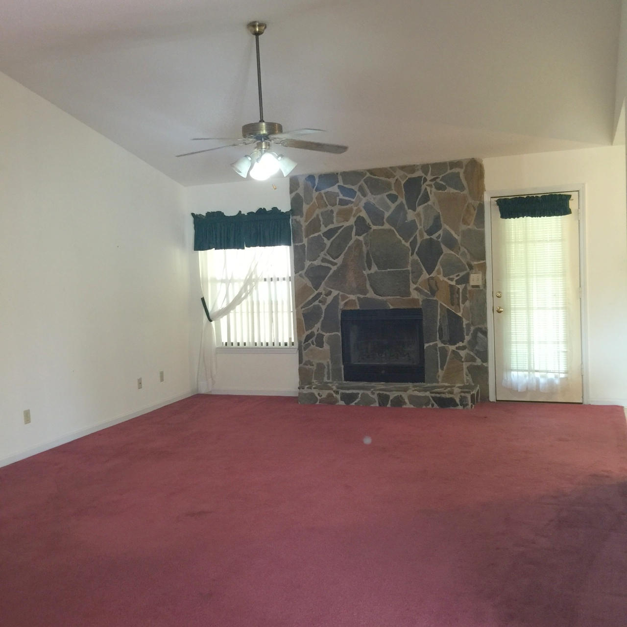 FOXWORTH ESTATES PH 1 - Residential