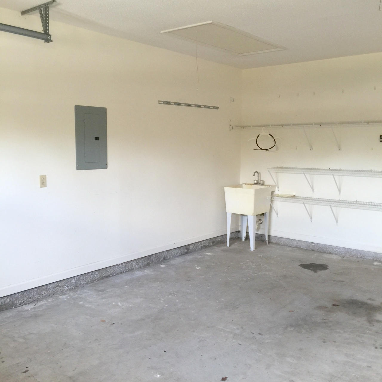 FOXWORTH ESTATES PH 1 - Residential