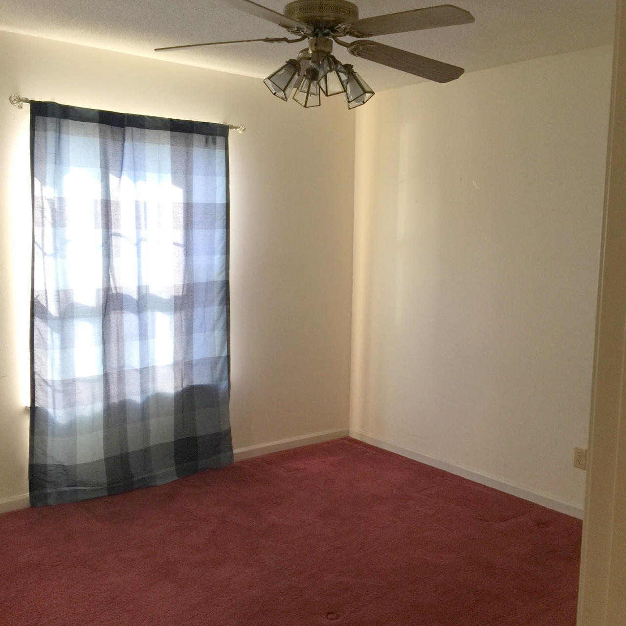 FOXWORTH ESTATES PH 1 - Residential