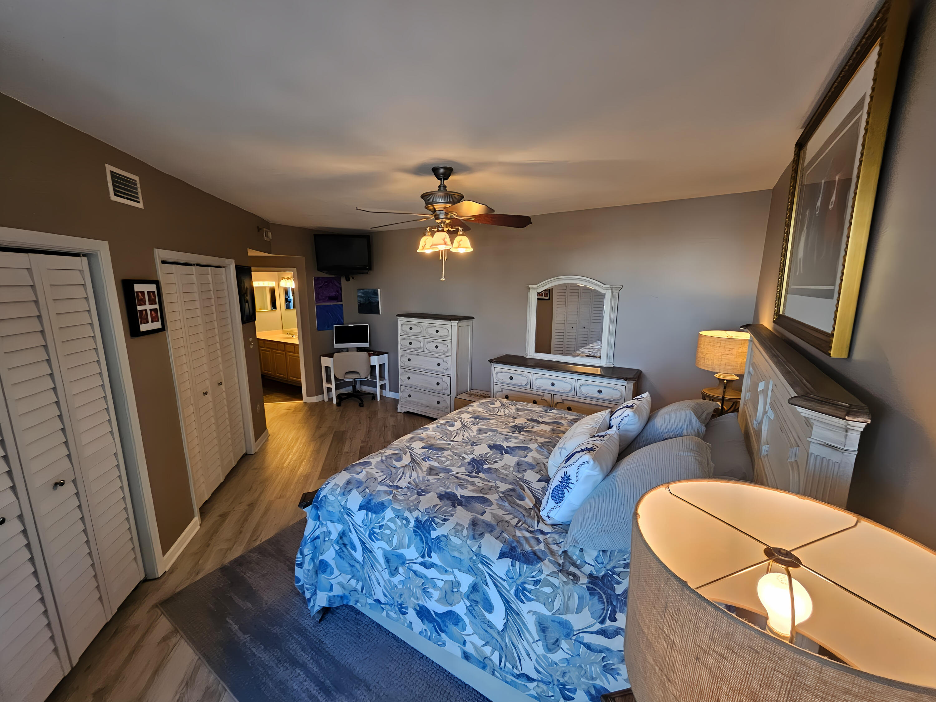 EAST PASS TOWERS CONDO PH 2 - Residential