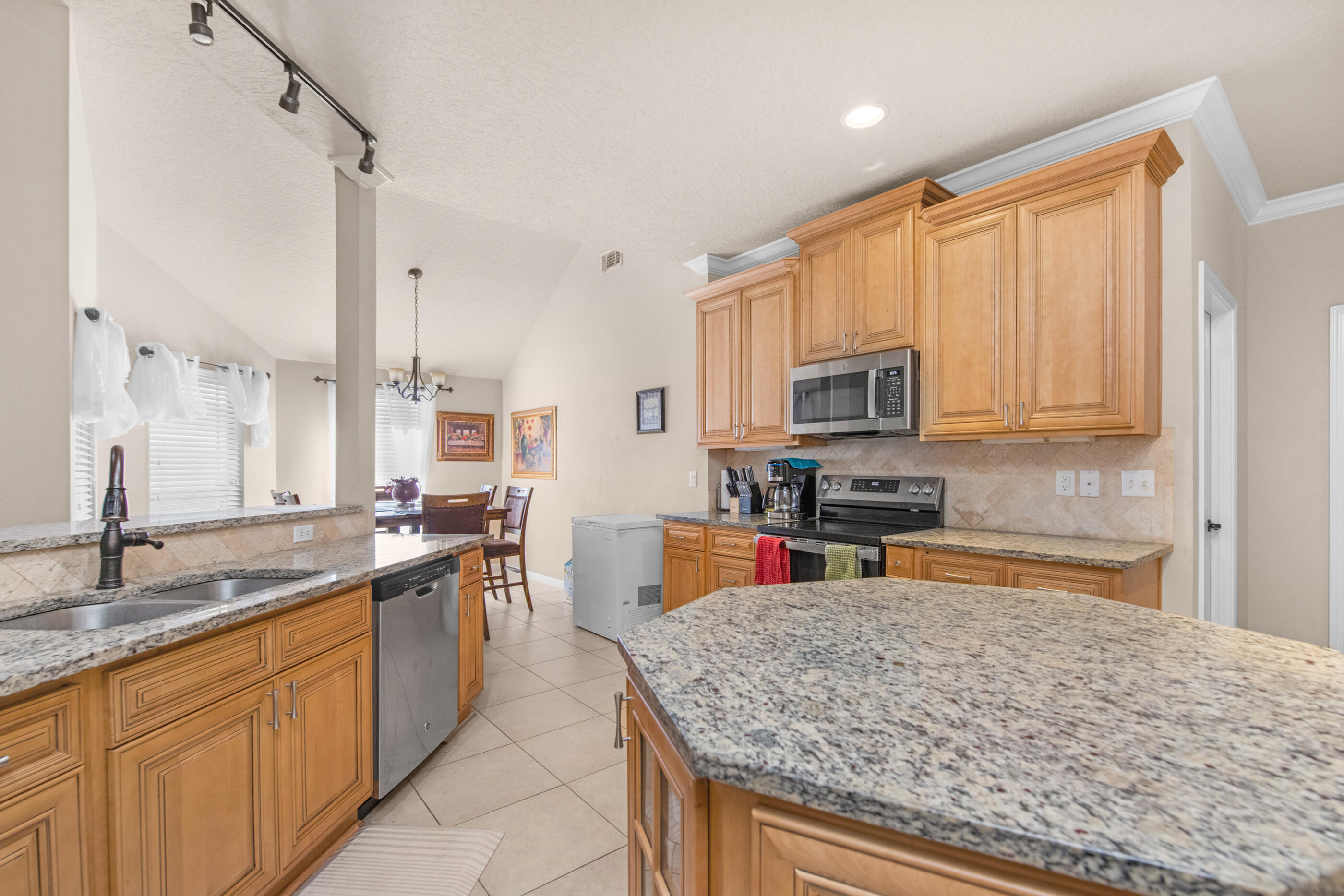 KAITLYNS PRESERVE - Residential