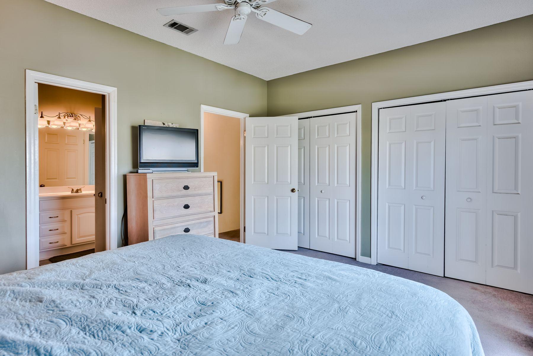 SANDCASTLES BY THE SEA T/H PH 1 - Residential