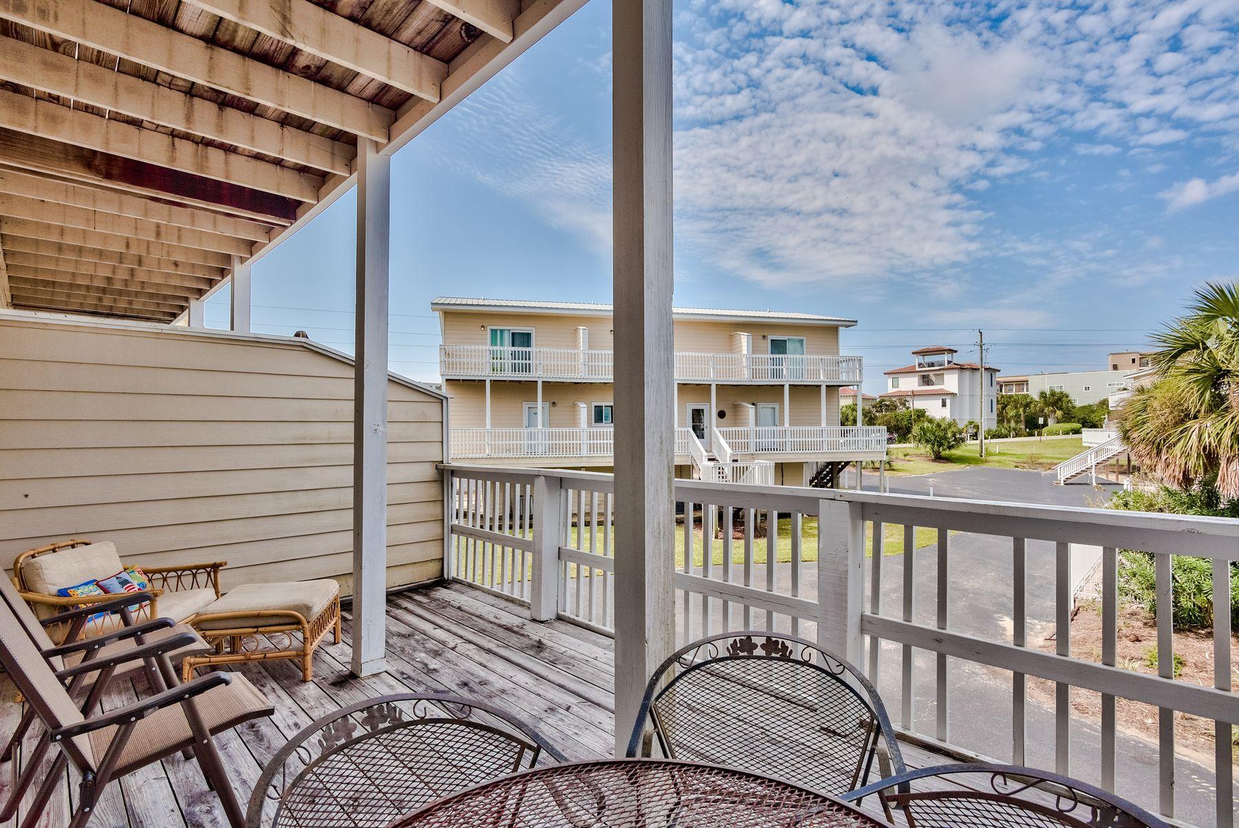 SANDCASTLES BY THE SEA T/H PH 1 - Residential