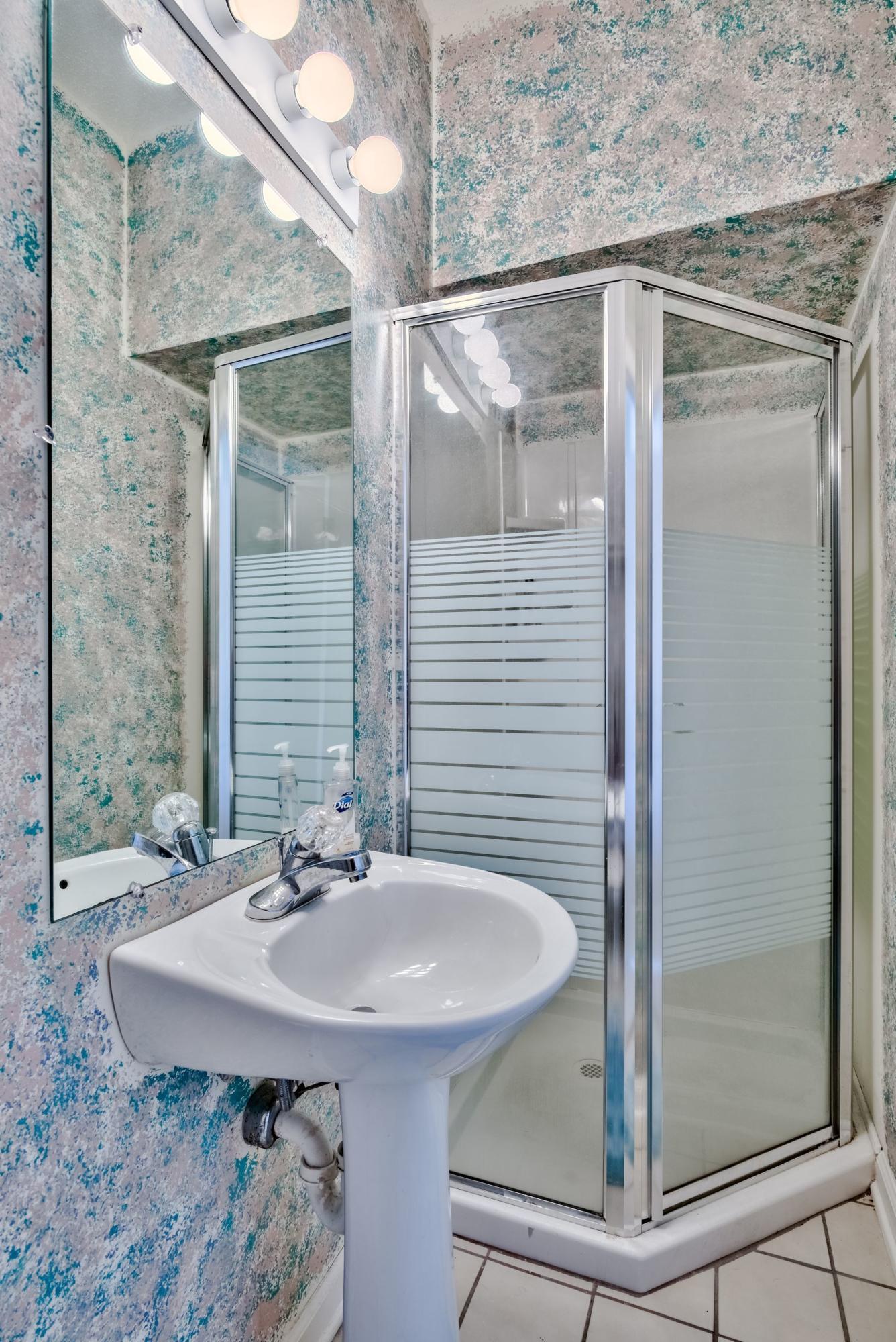 SANDCASTLES BY THE SEA T/H PH 1 - Residential