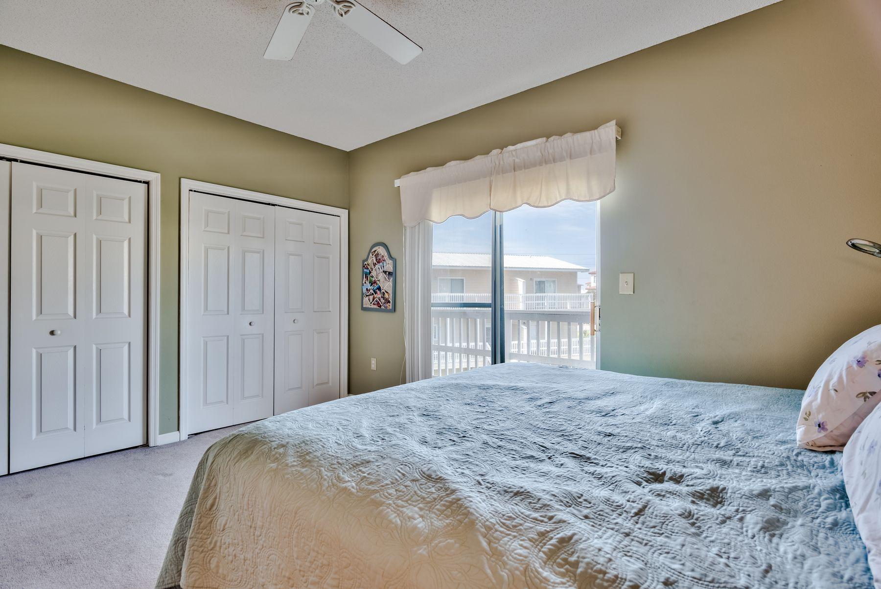 SANDCASTLES BY THE SEA T/H PH 1 - Residential