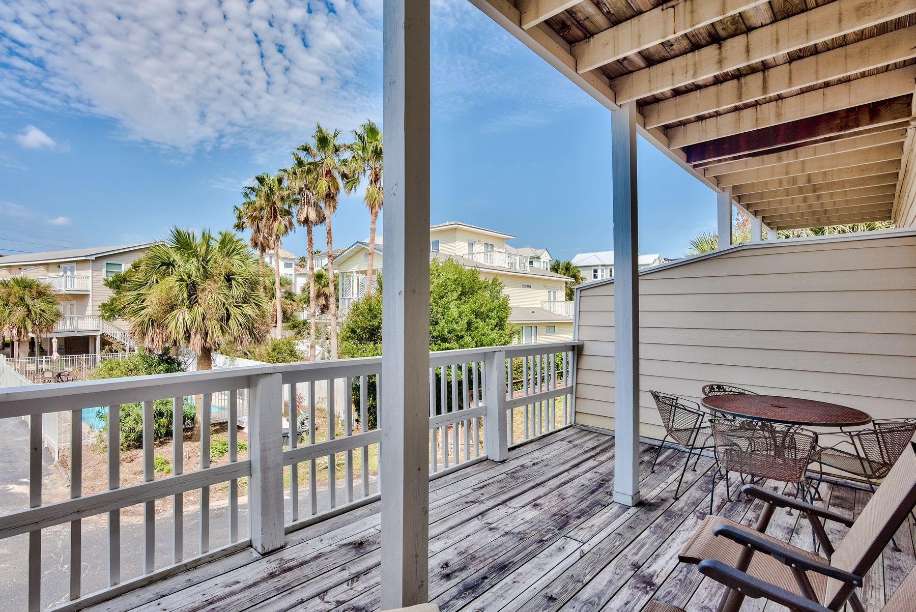 SANDCASTLES BY THE SEA T/H PH 1 - Residential