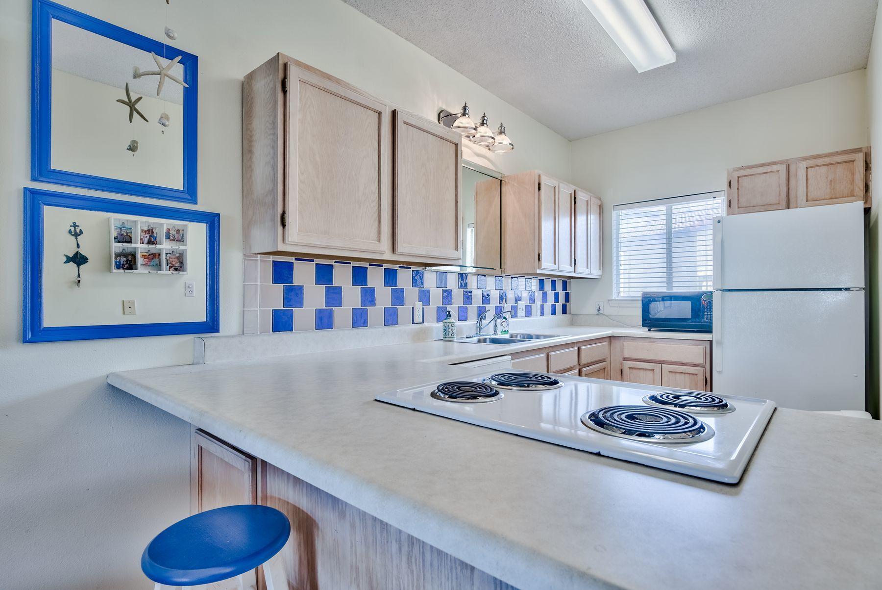 SANDCASTLES BY THE SEA T/H PH 1 - Residential