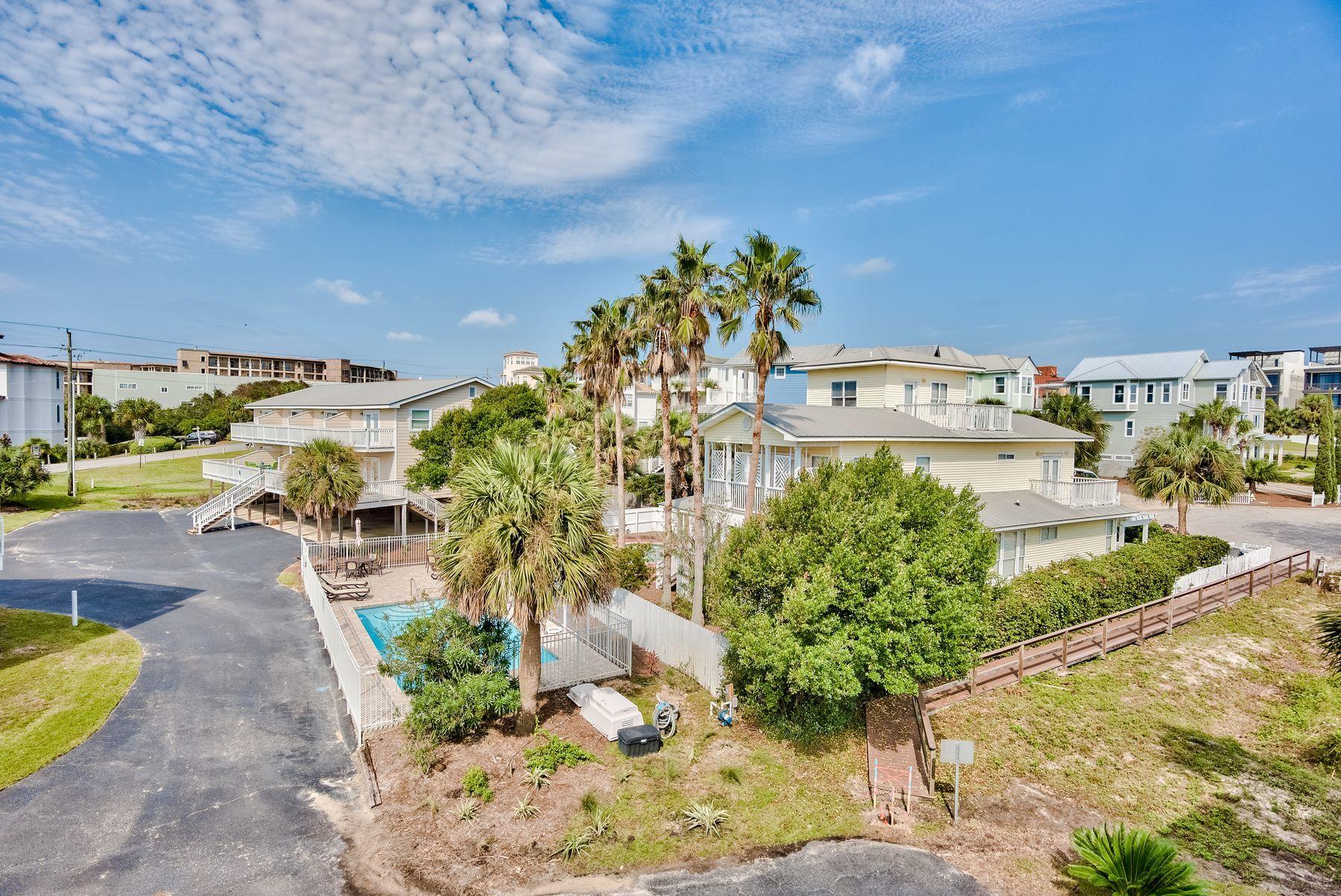 SANDCASTLES BY THE SEA T/H PH 1 - Residential