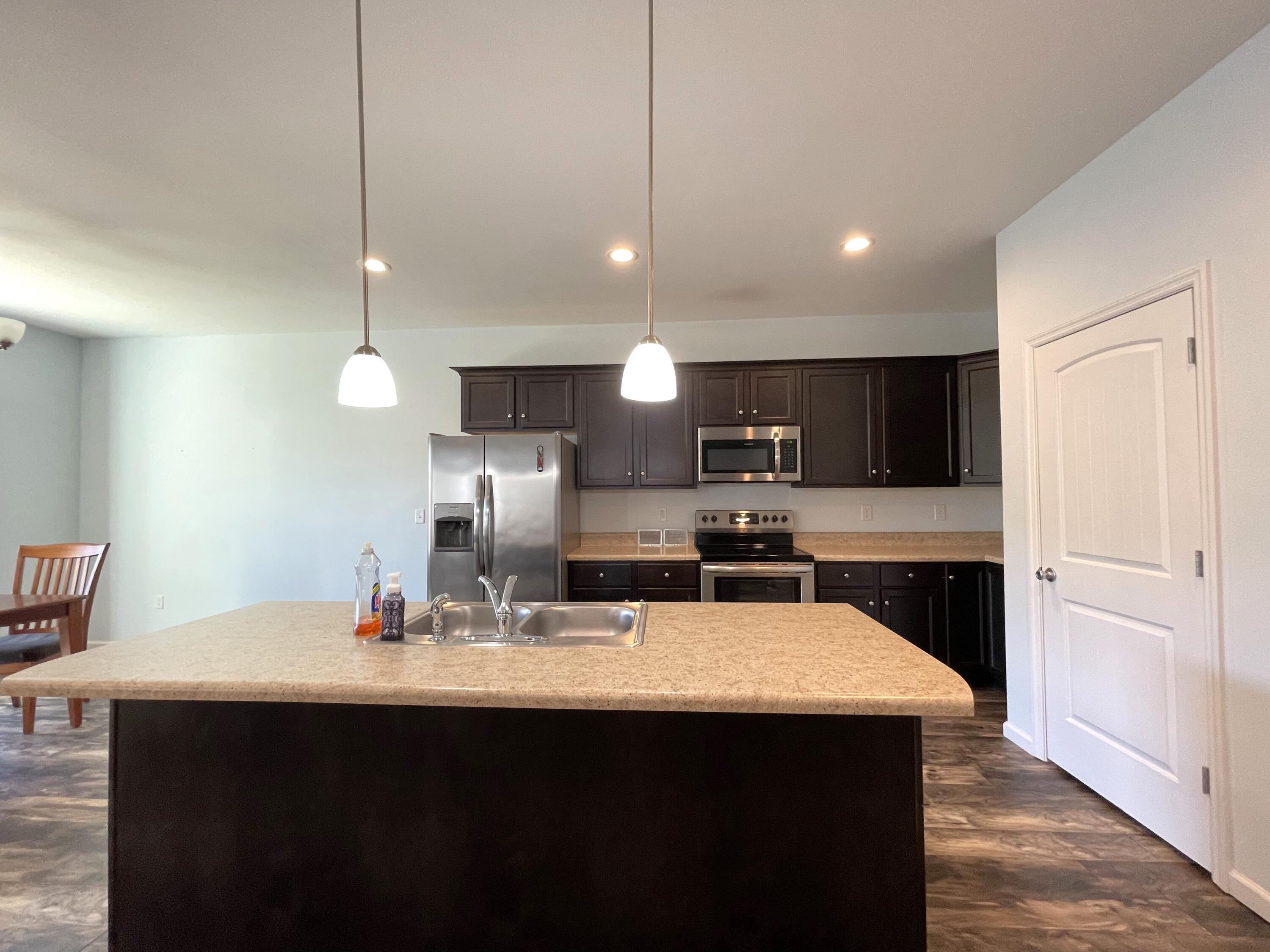 SHILOH PALCE - Residential Lease