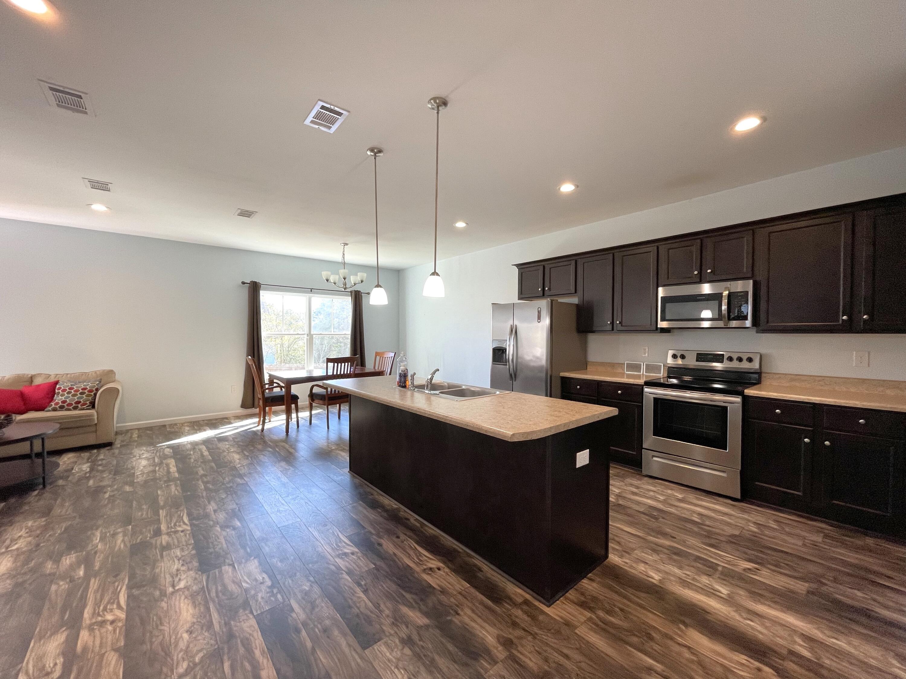 SHILOH PALCE - Residential Lease