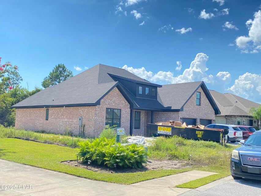 COLLEGE OAKS - Residential