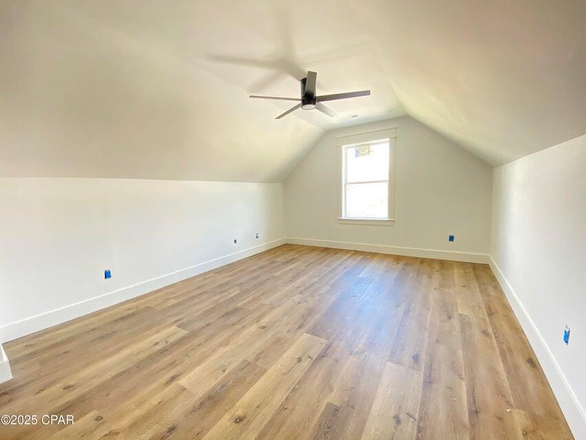 COLLEGE OAKS - Residential