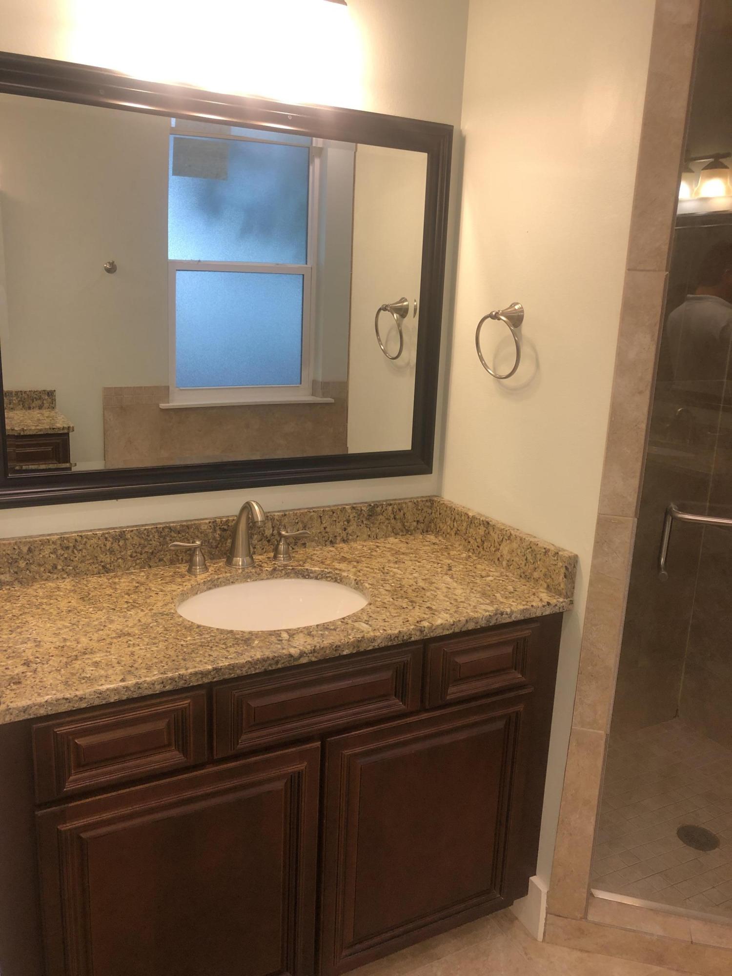 HIDDEN GROVE - Residential