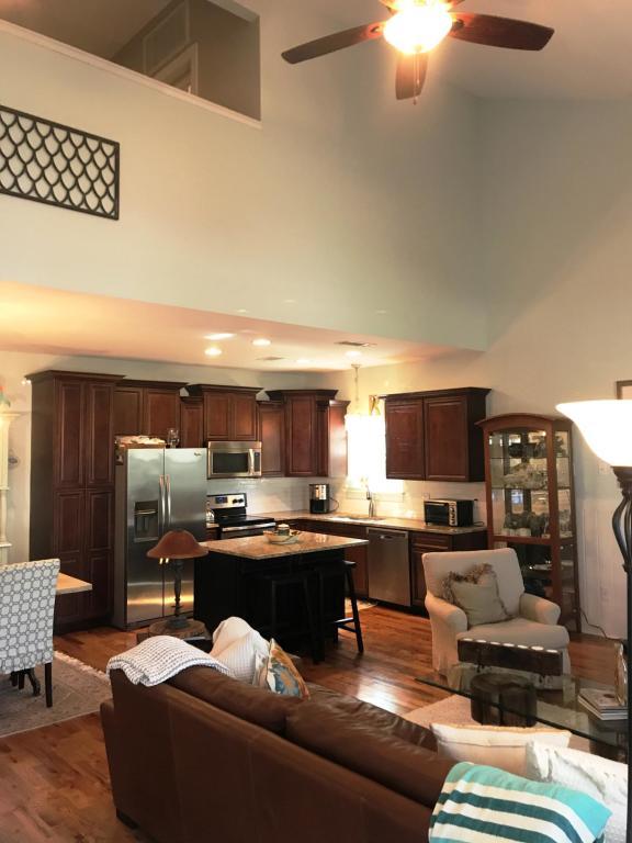 HIDDEN GROVE - Residential