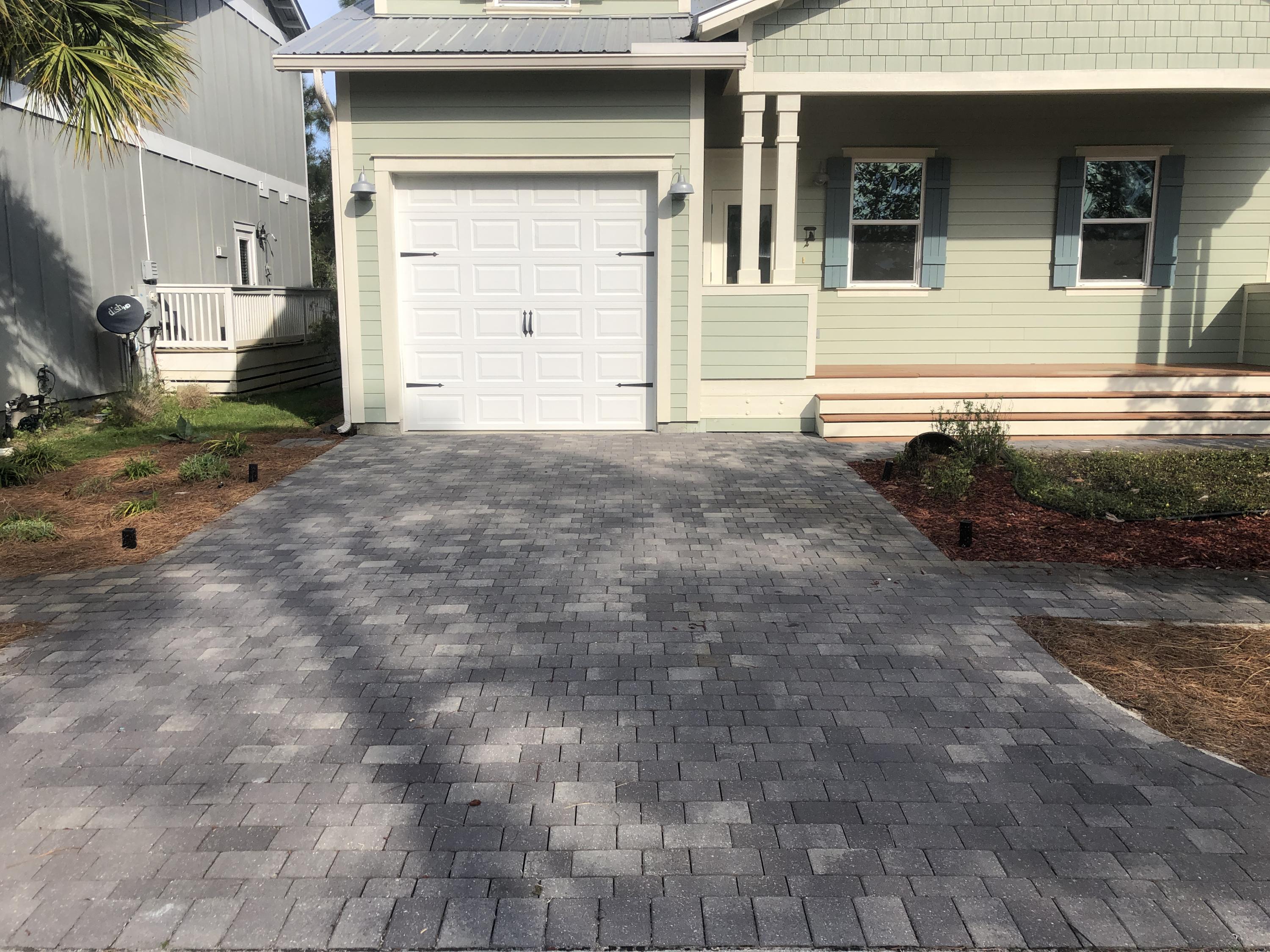 HIDDEN GROVE - Residential