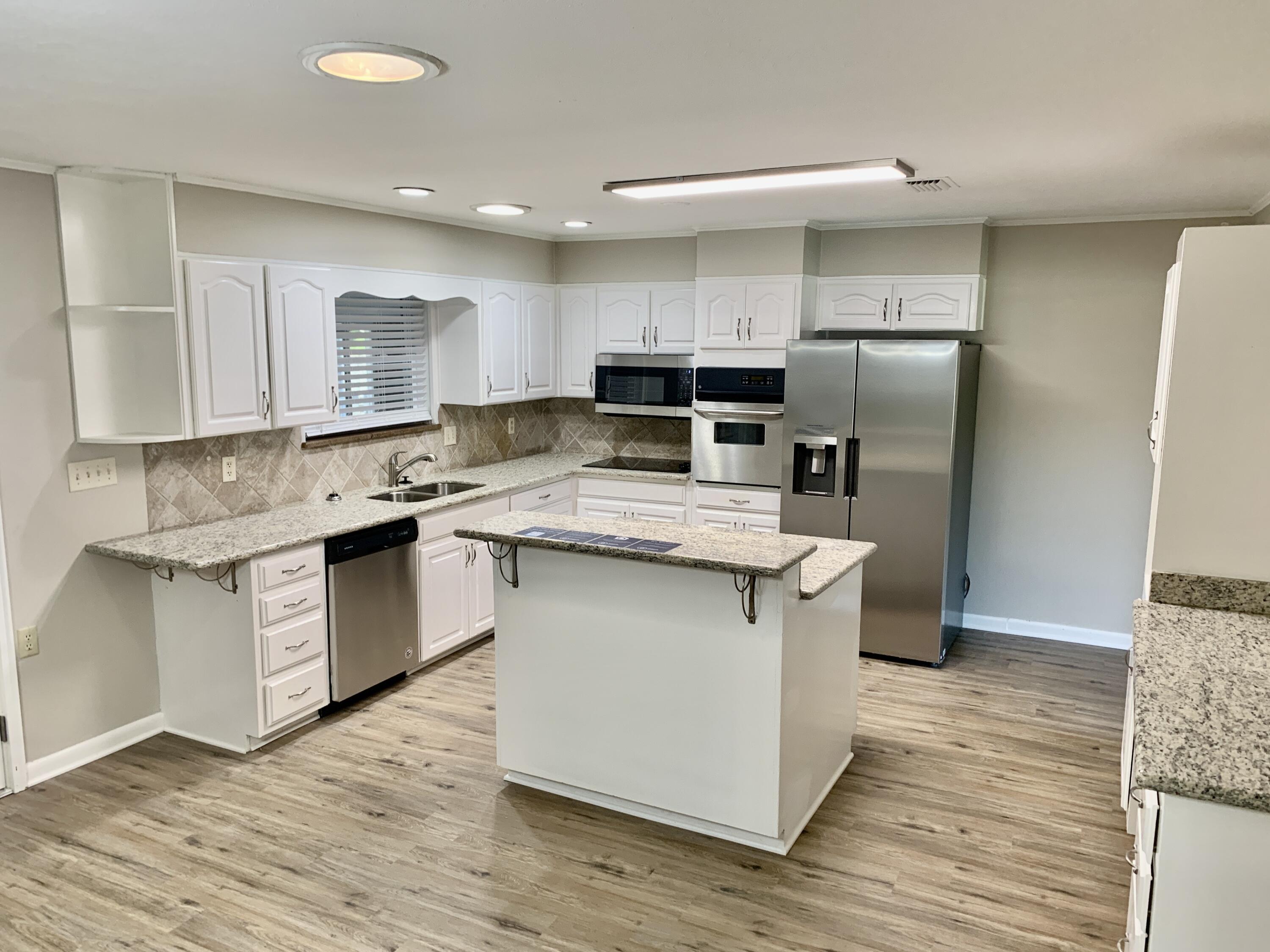 LAKE LORRAINE ESTATES - Residential