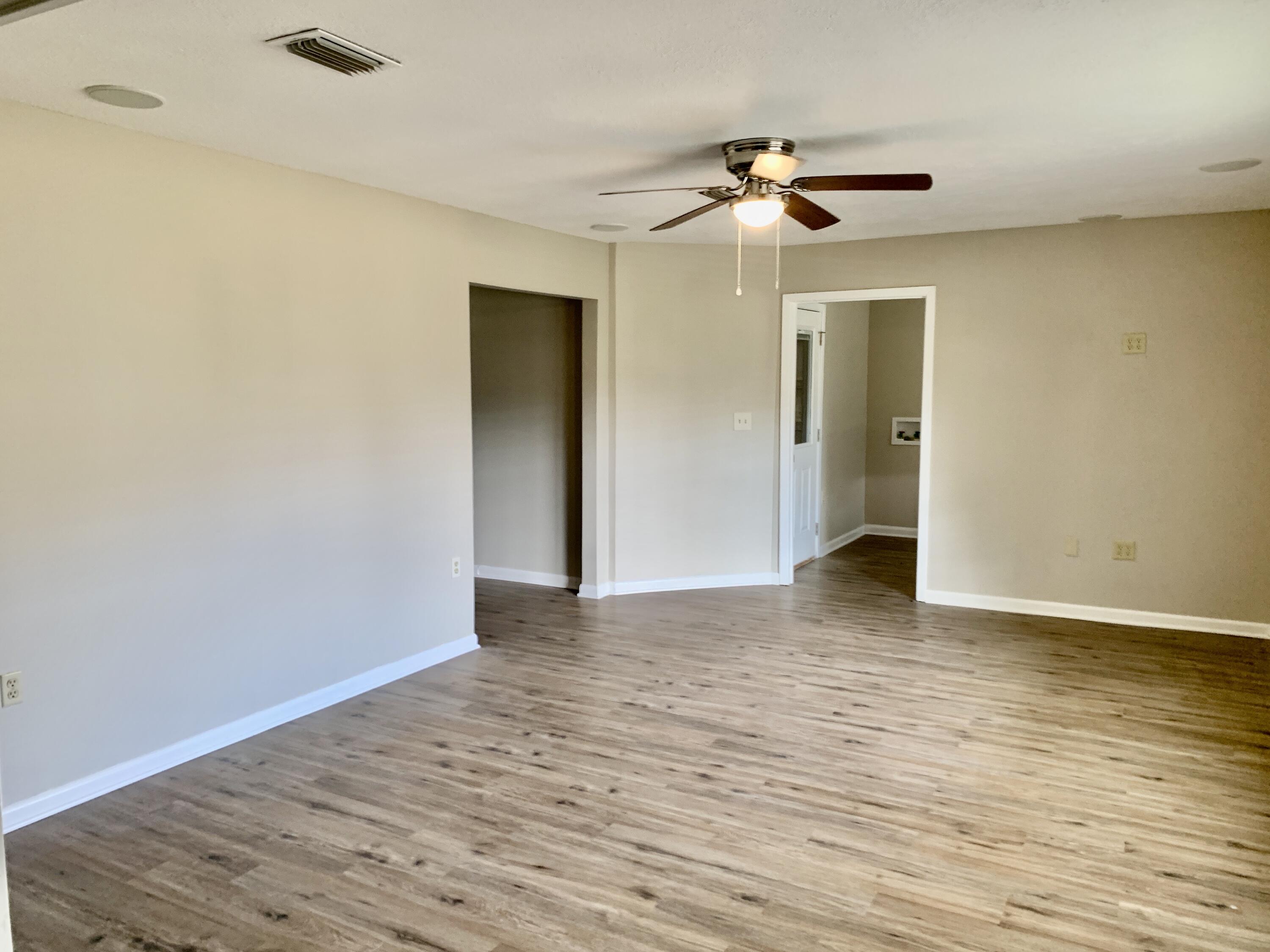 LAKE LORRAINE ESTATES - Residential