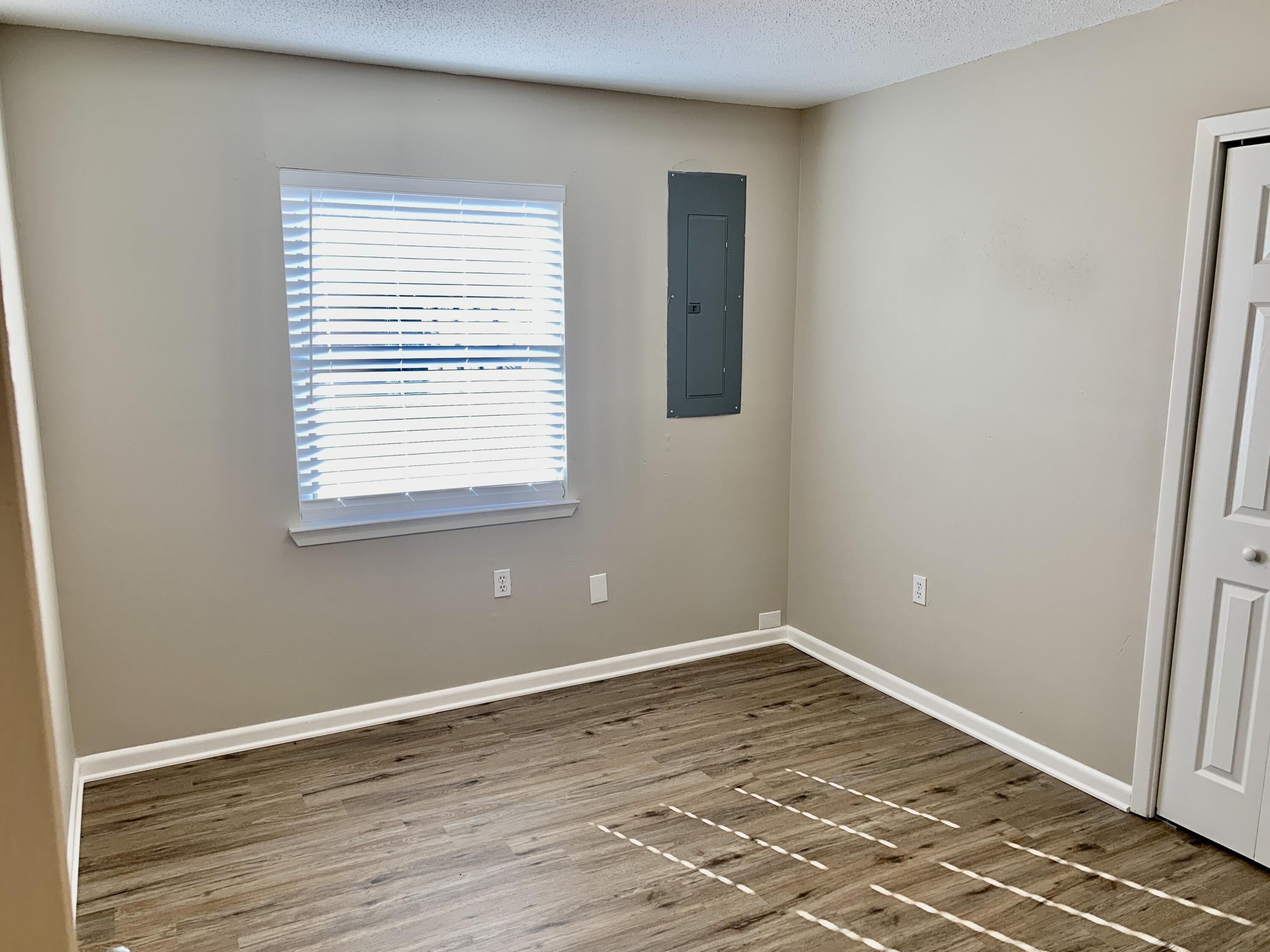 LAKE LORRAINE ESTATES - Residential