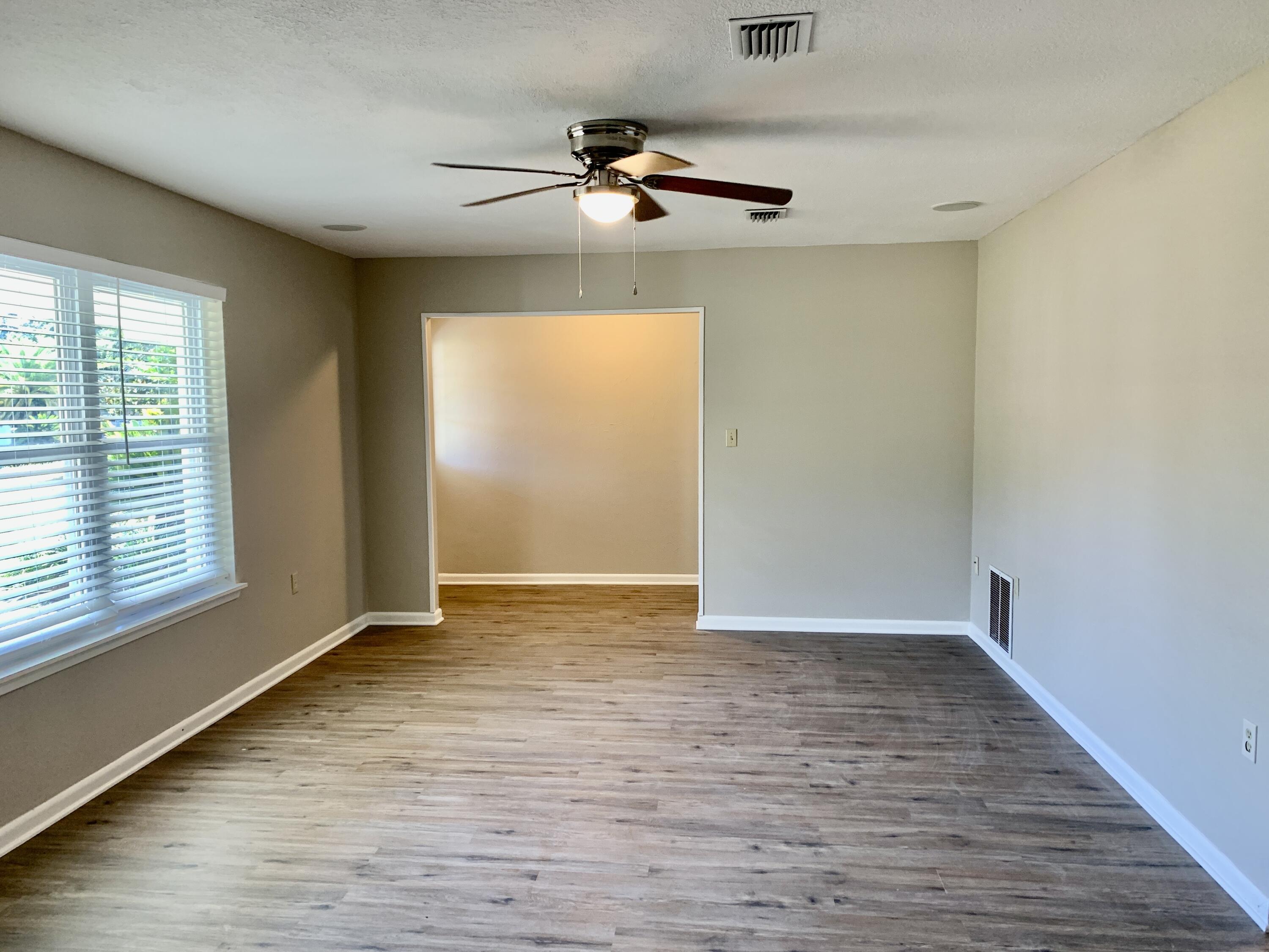 LAKE LORRAINE ESTATES - Residential