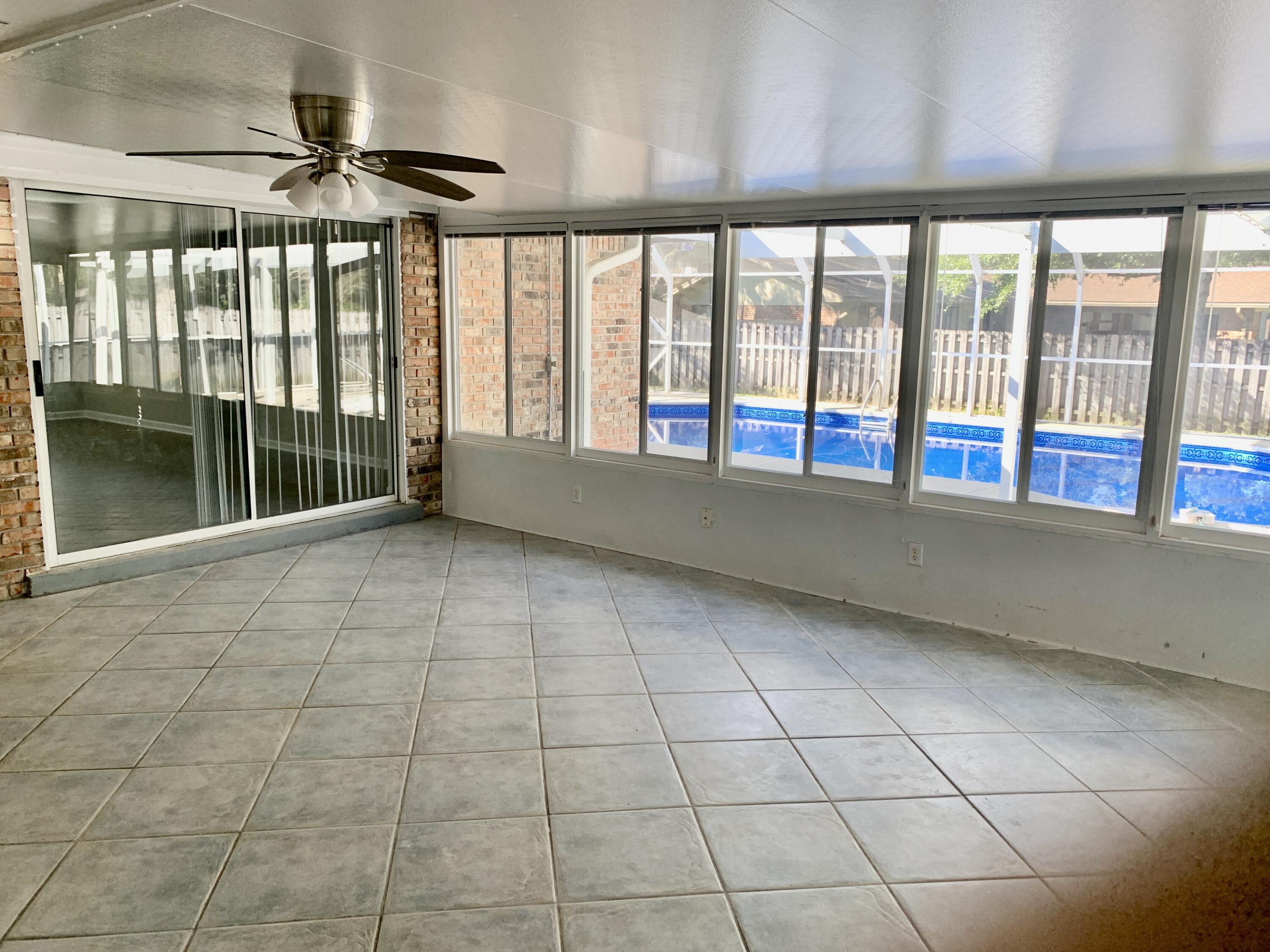 LAKE LORRAINE ESTATES - Residential