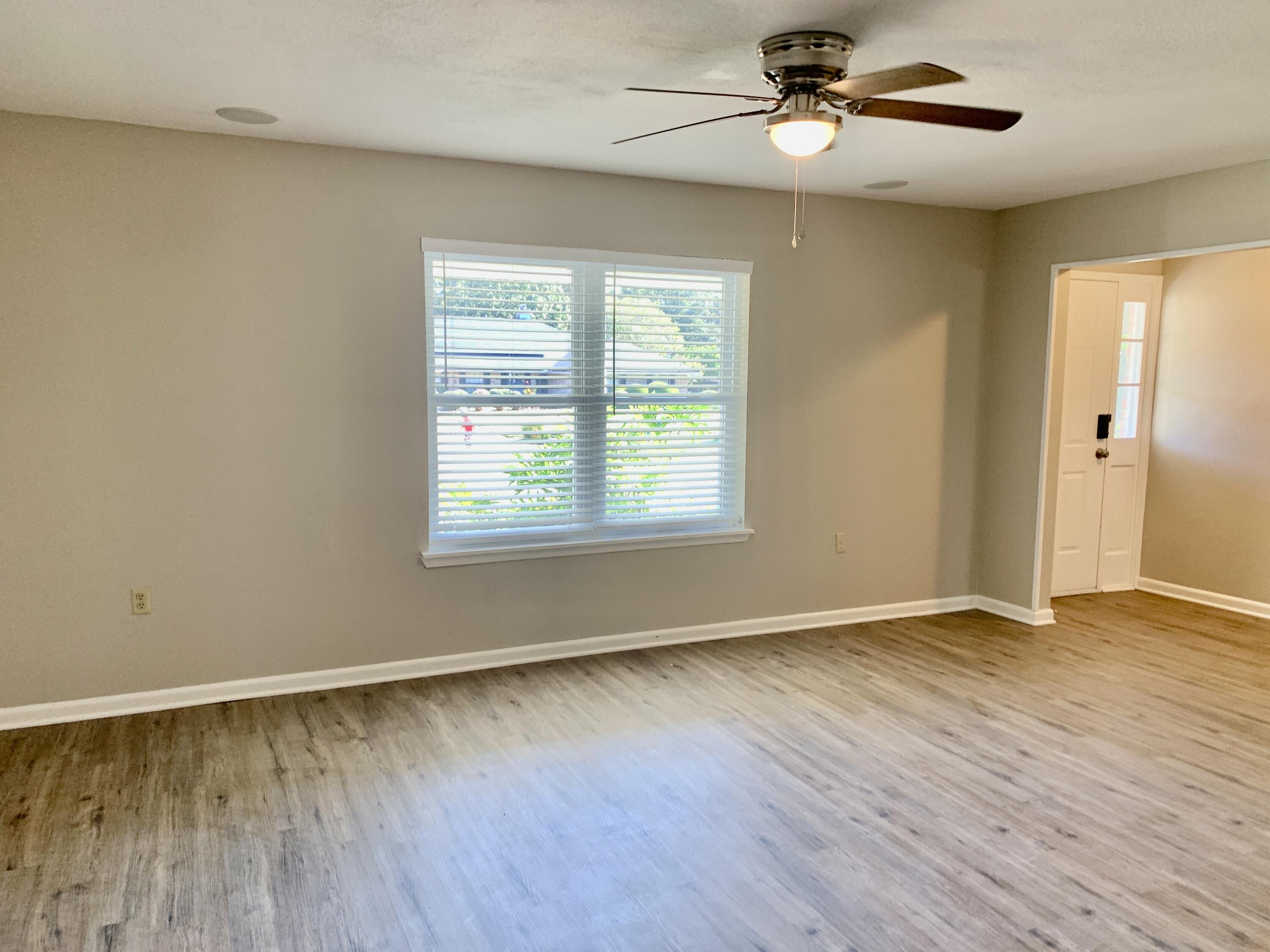 LAKE LORRAINE ESTATES - Residential