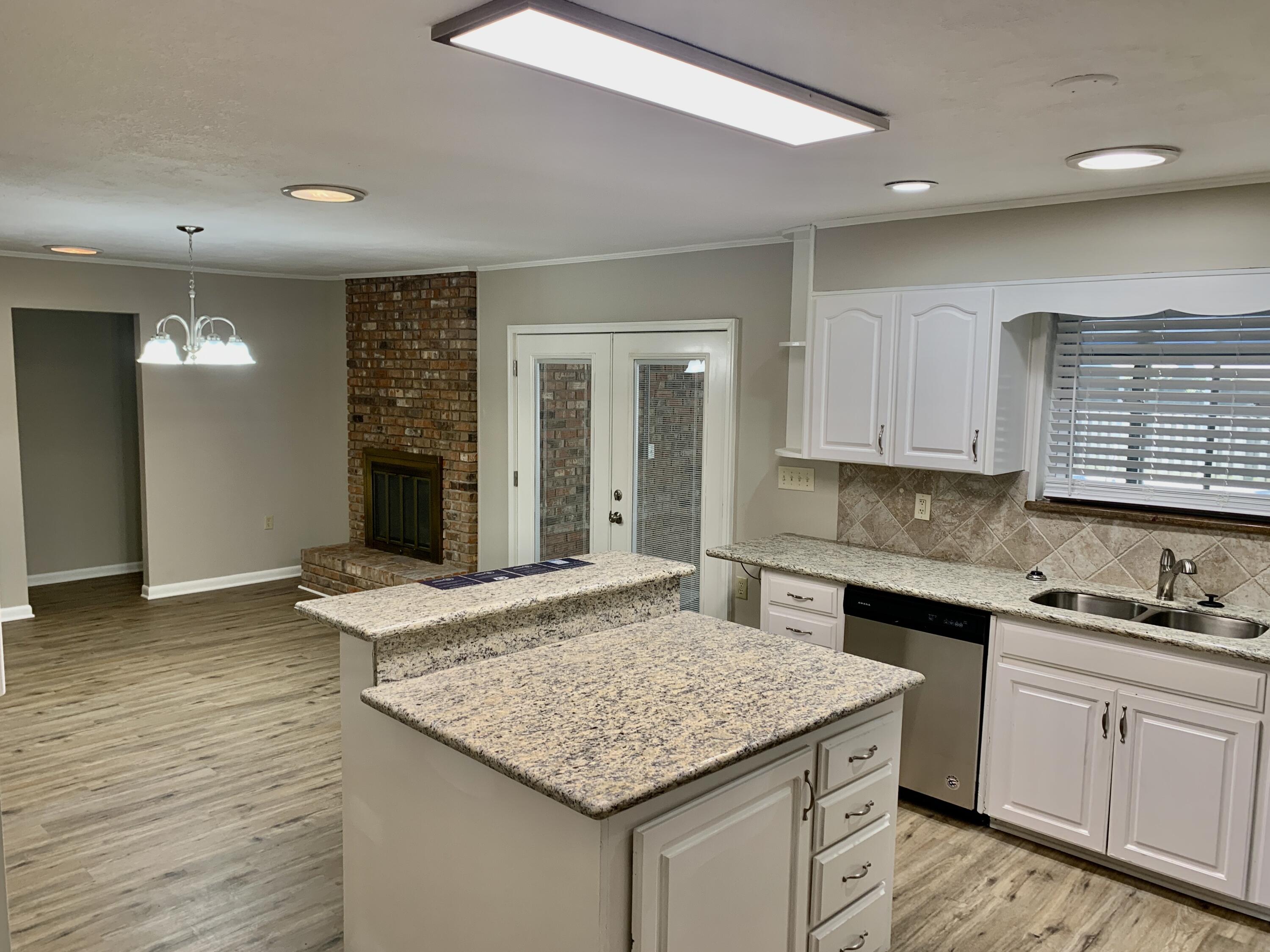 LAKE LORRAINE ESTATES - Residential