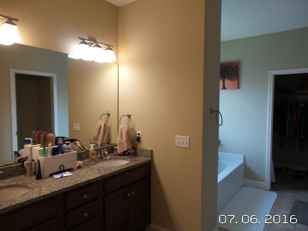 DUGGAN POND ESTATES - Residential Lease