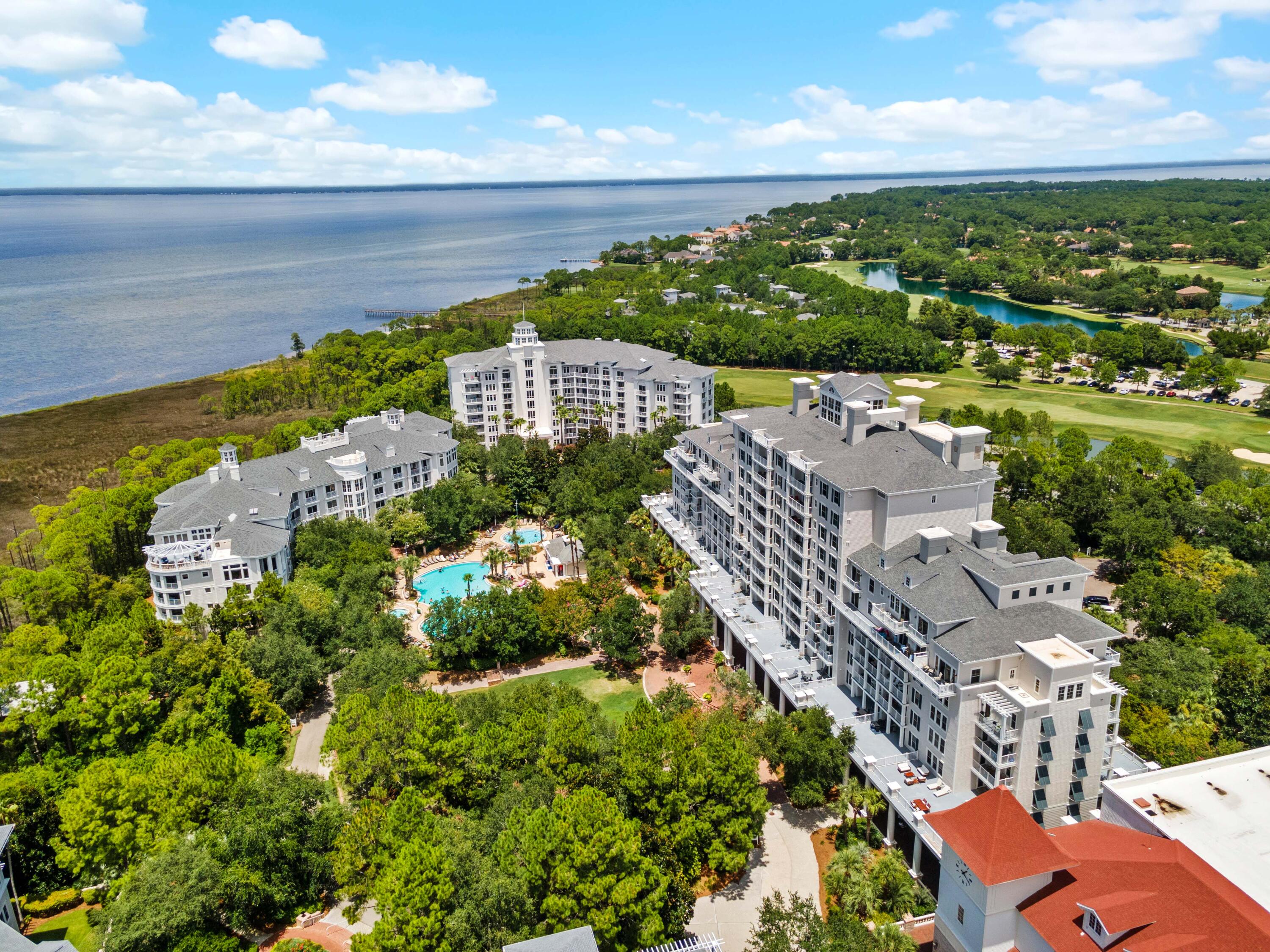 BAHIA CONDO - Residential